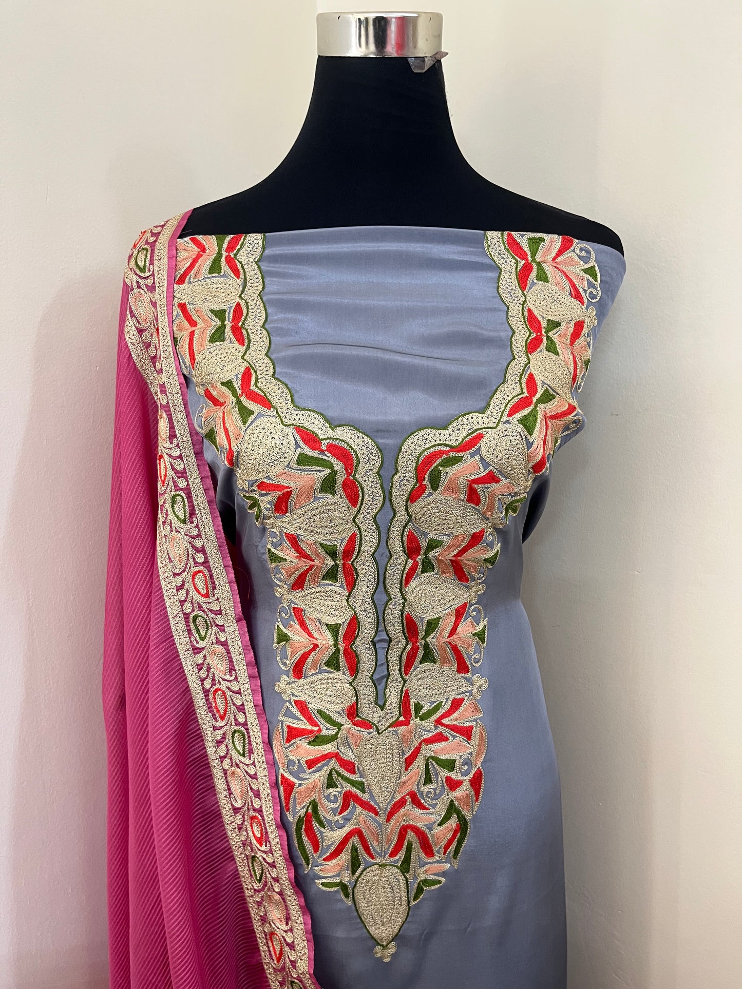 Kalaa’ English Grey Crape Kashmiri Suit
