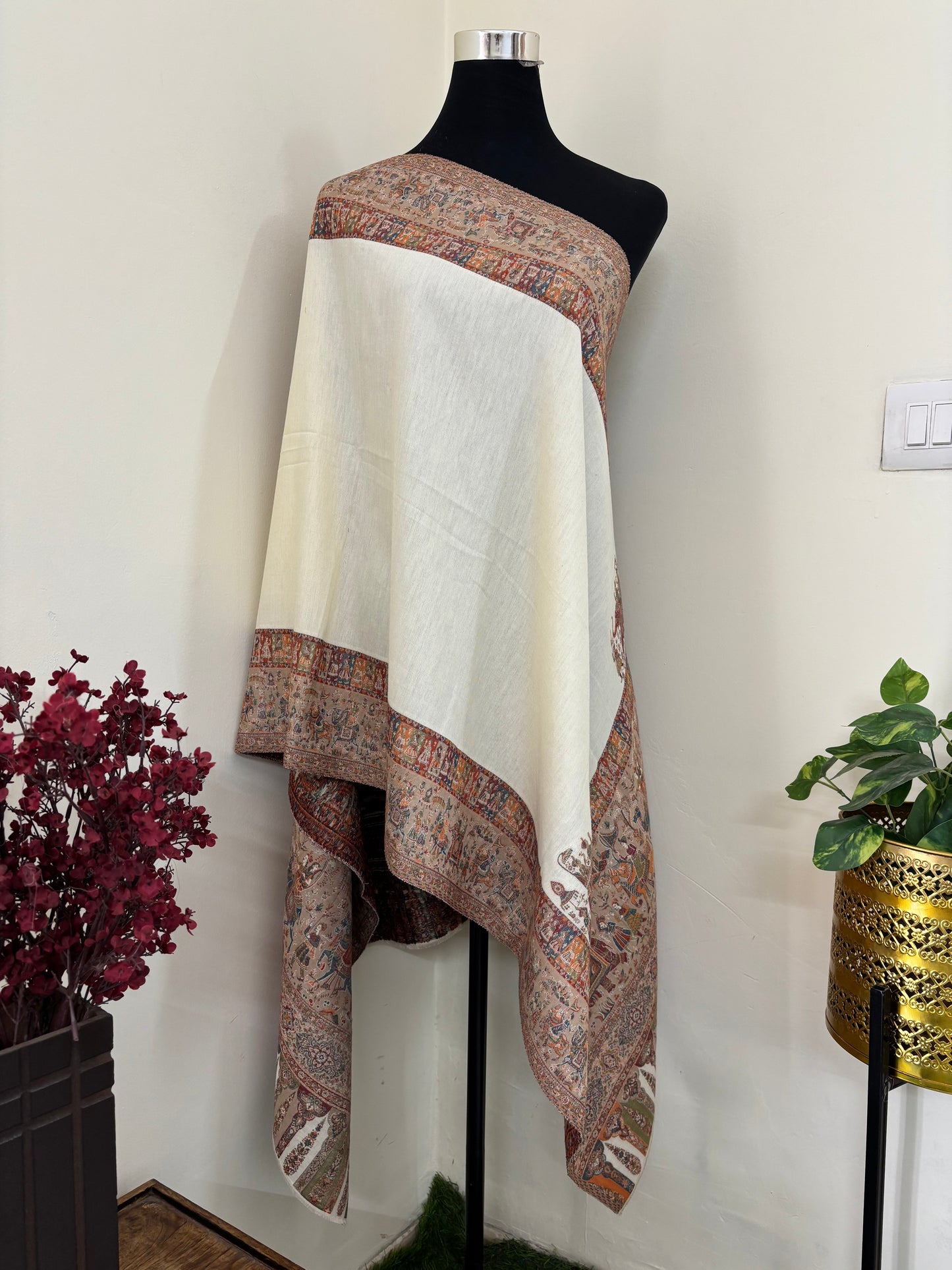 Kani Fine Semi Pashmina stole