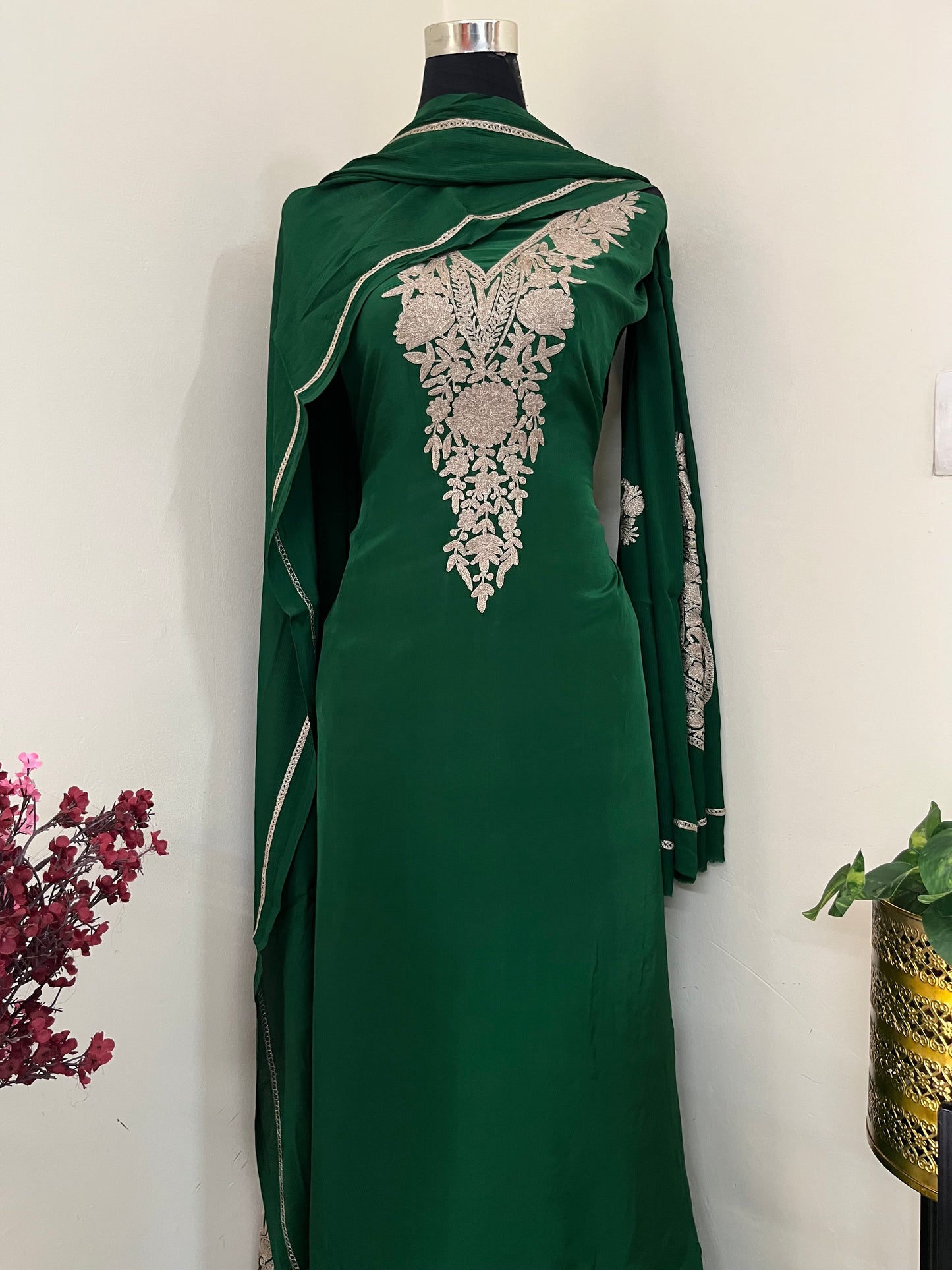 Kalaa’ Bottle Green Crape Kashmiri Suit
