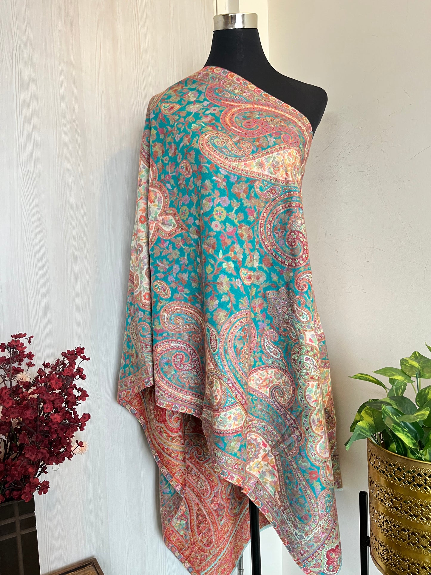 Kani Fine Semi Pashmina stole