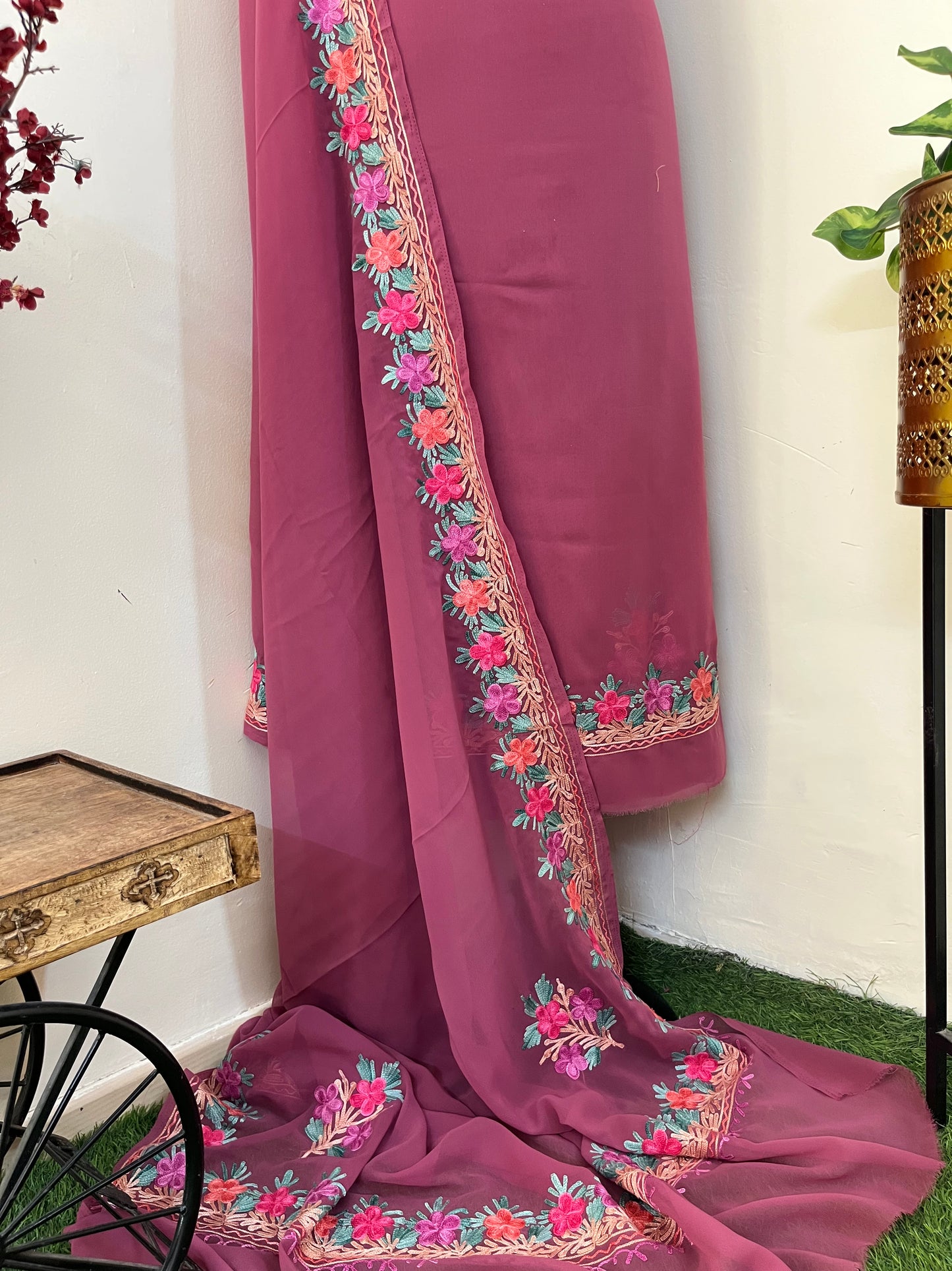 Mauve Georgette 3 Pc Kashmiri Suit