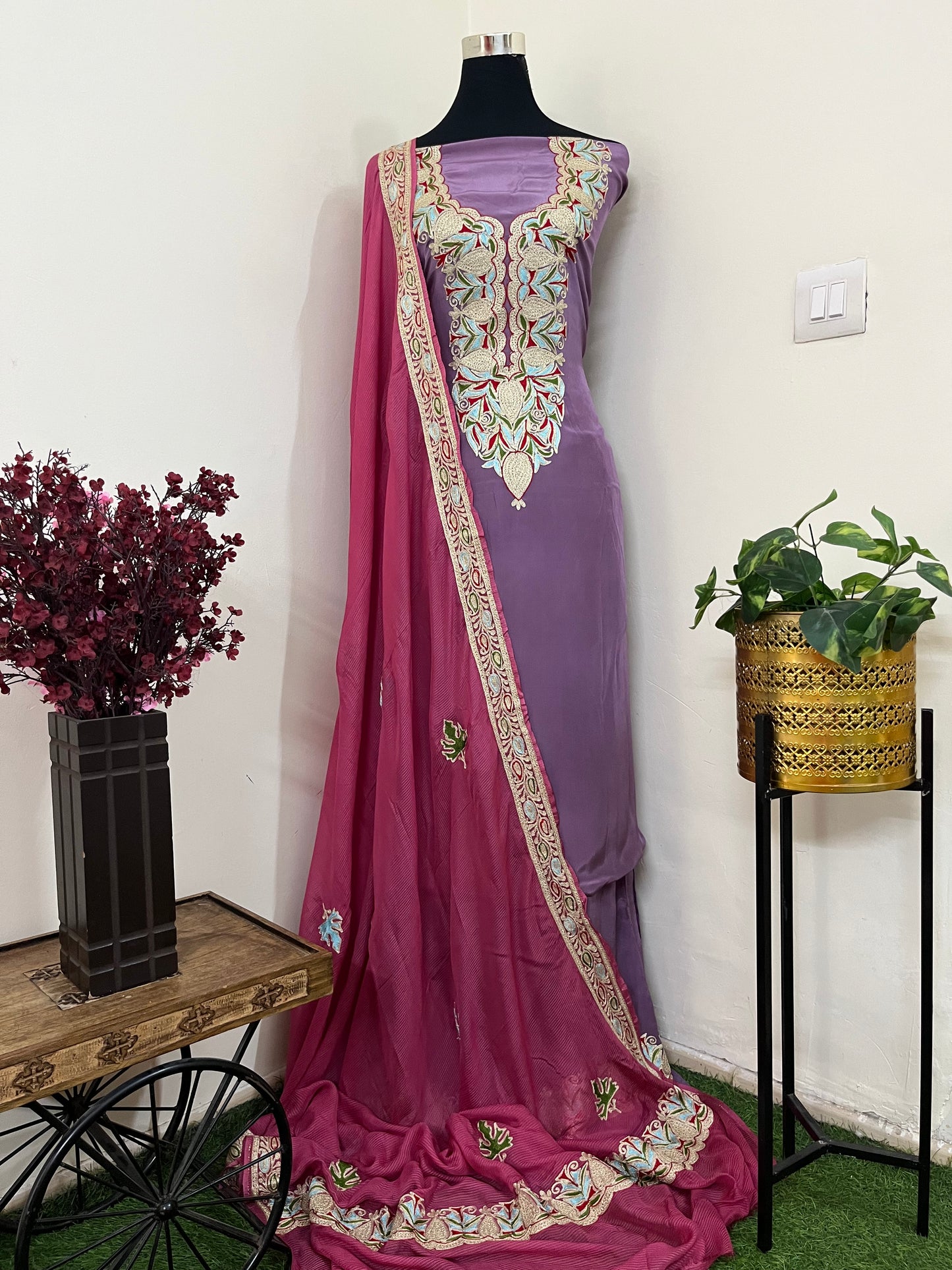 Kalaa’ Lilac Crape Kashmiri Suit