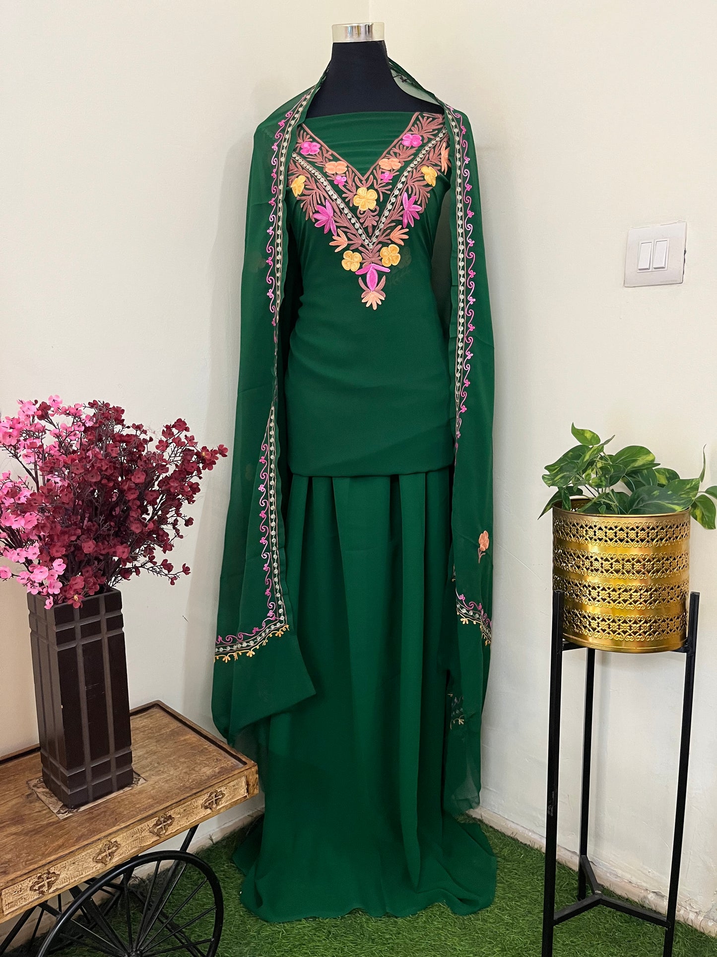 Green Georgette 3 Pc Aari Embroidered Suit Set