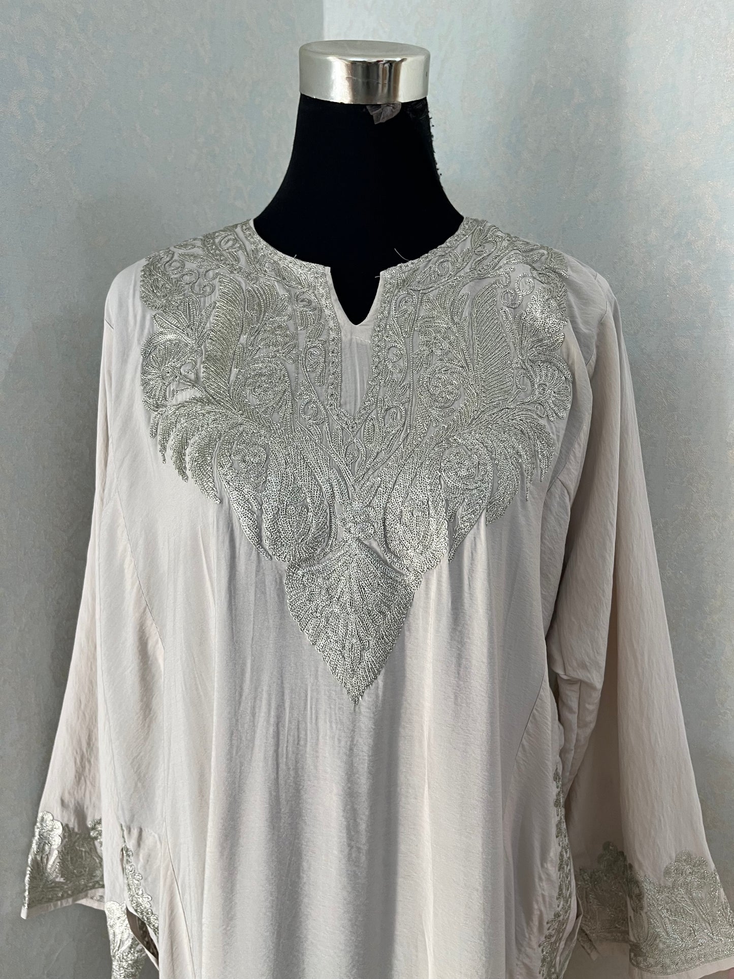 Ivory Cotton Kashmiri Pheran Set (46)