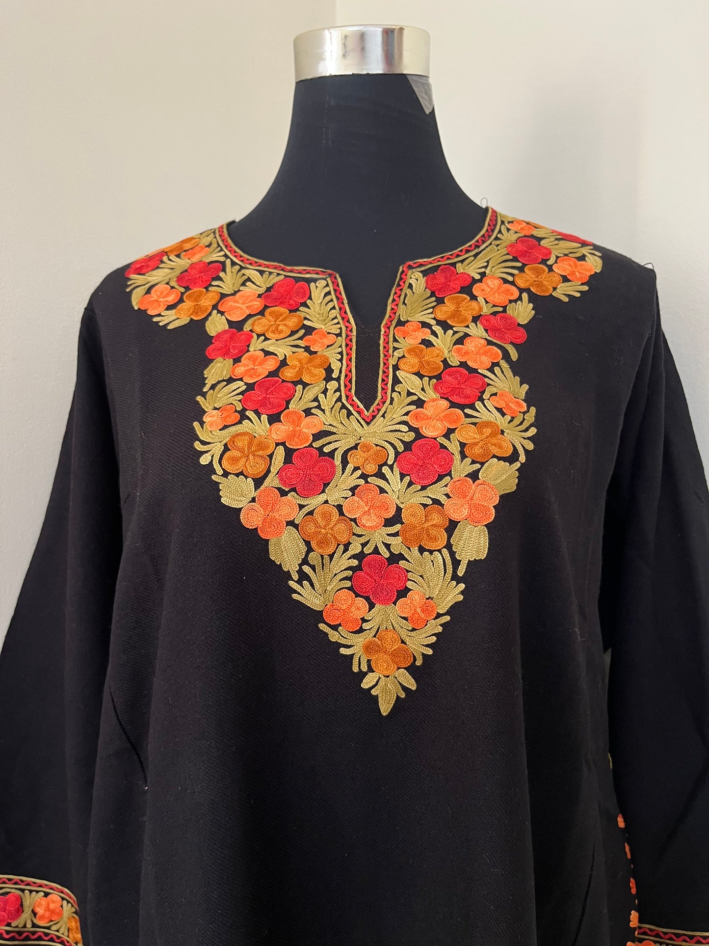 Black Aari Embroidered Wool Pheran