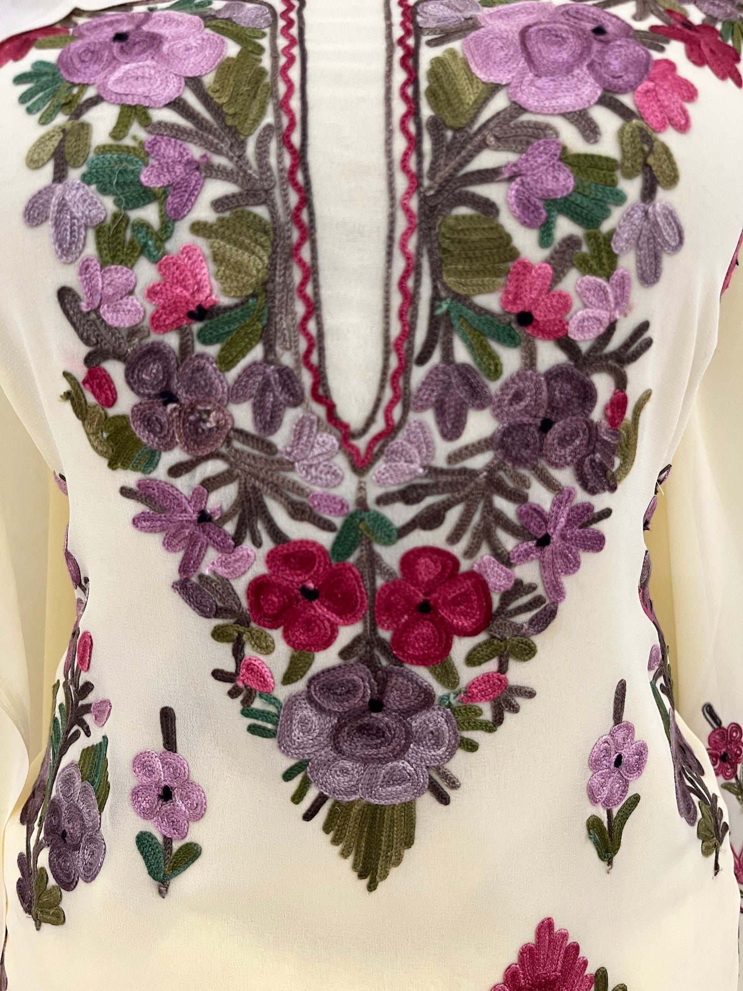 Cream Georgette 3 Pc Kashmiri Suit
