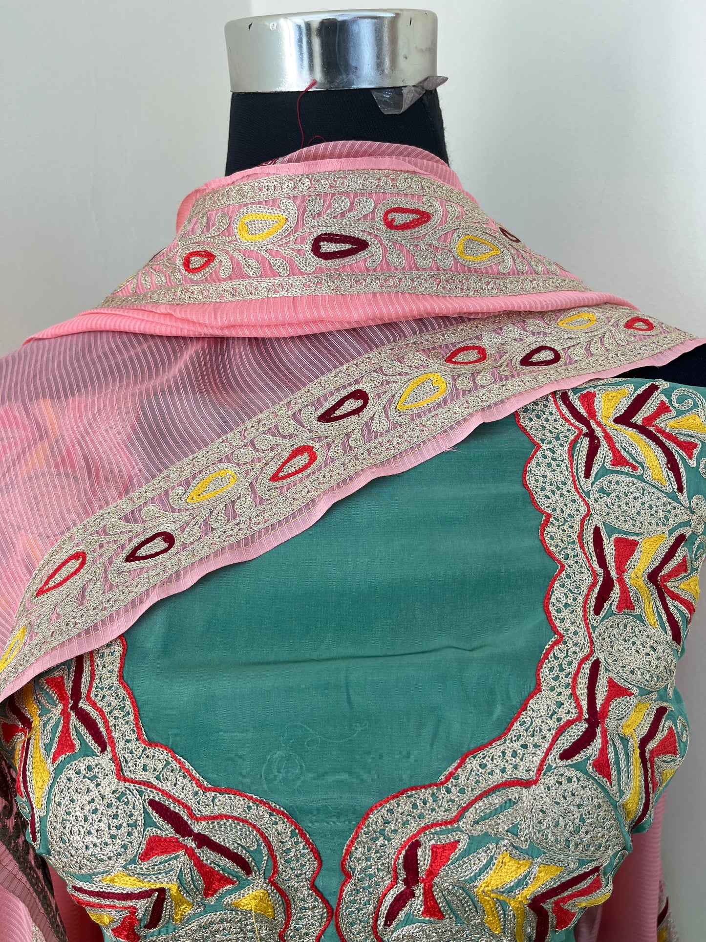 Kalaa’ Green Crape Kashmiri Suit