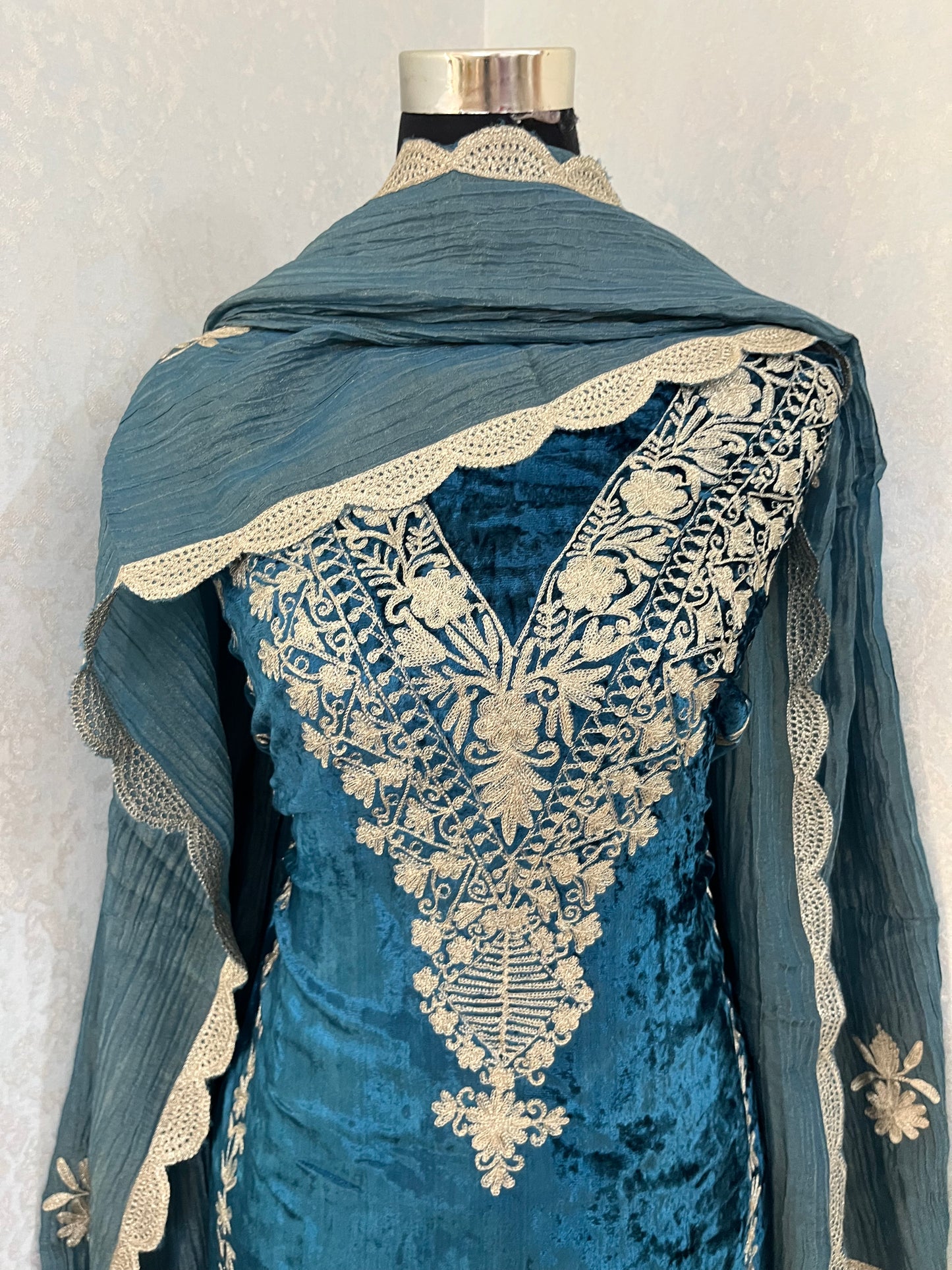 Teal Blue Tilla Pure Makhmal 3pc Suit Material