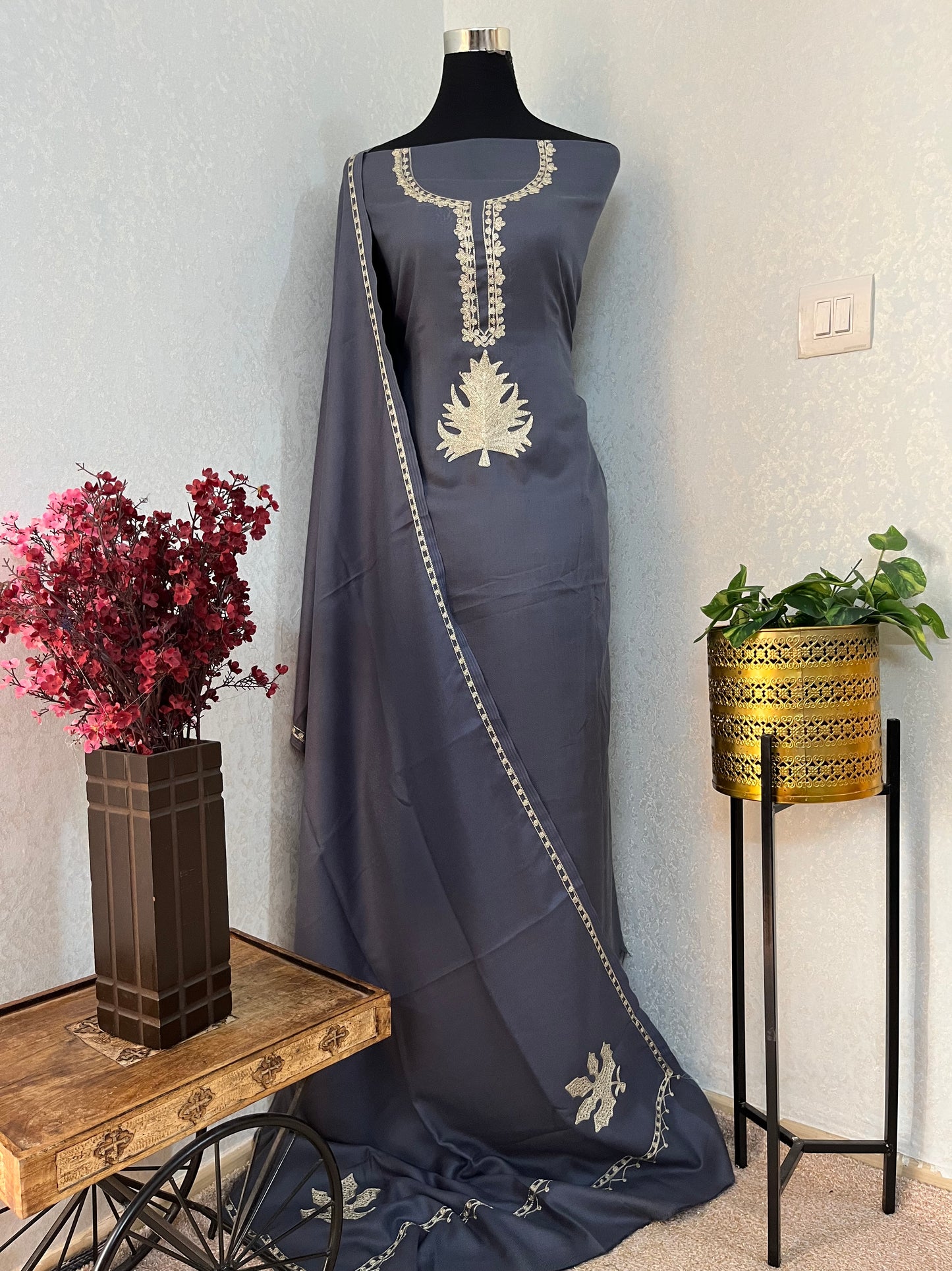 English Grey Tilla Kashmiri Woollen Suit