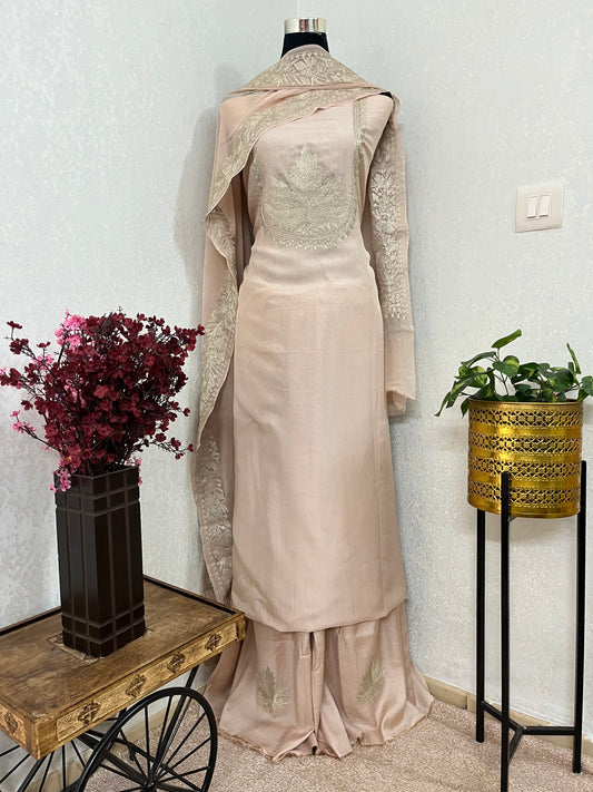 Ivory Sanam’ Tilla Kashmiri Silk Suit