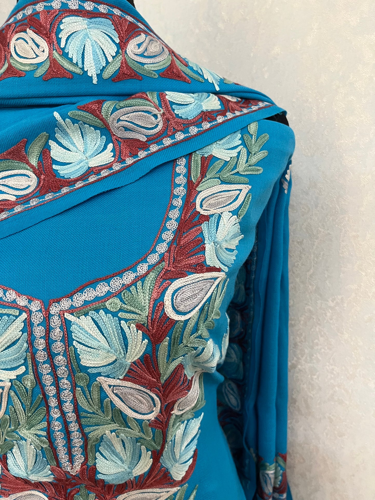 Sky Blue Pure Wool Aari Embroidered 3pc Suit Stole