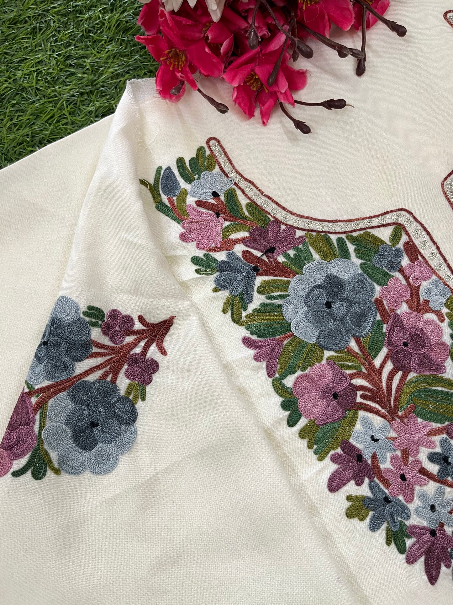 Off White Cotton Cord Set (Aari Embroidered)