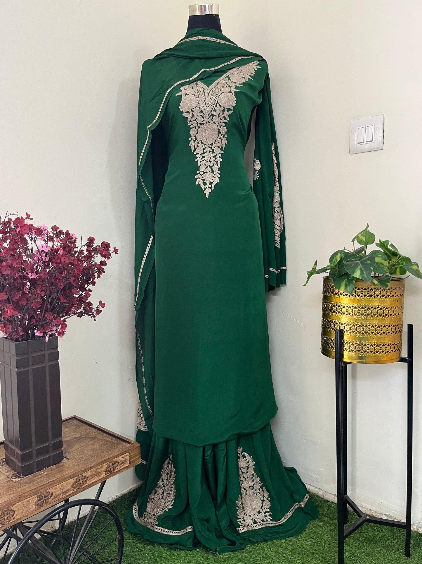 Kalaa’ Bottle Green Crape Kashmiri Suit