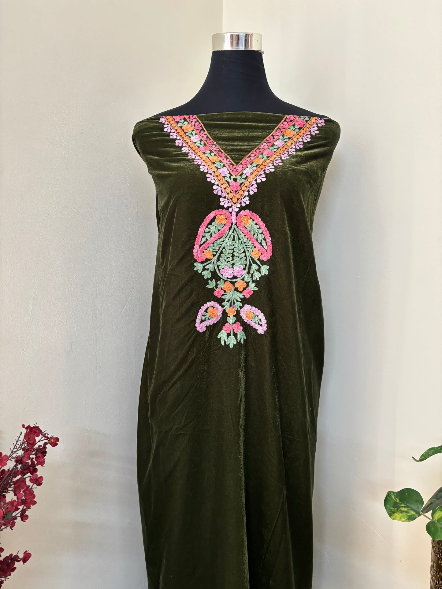 Henna Green Aari Embroidered Velvet 2pc Coord Set