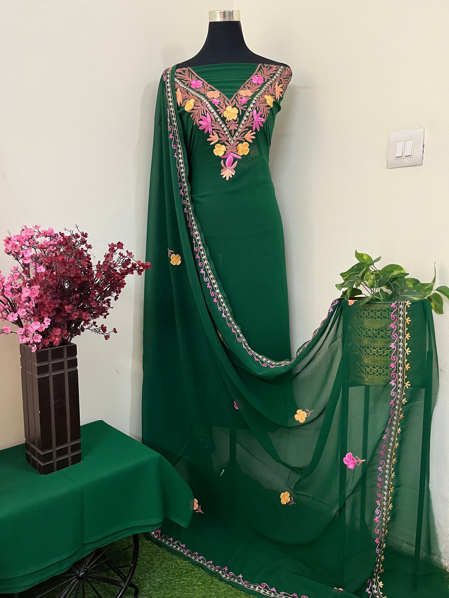 Green Georgette 3 Pc Aari Embroidered Suit Set