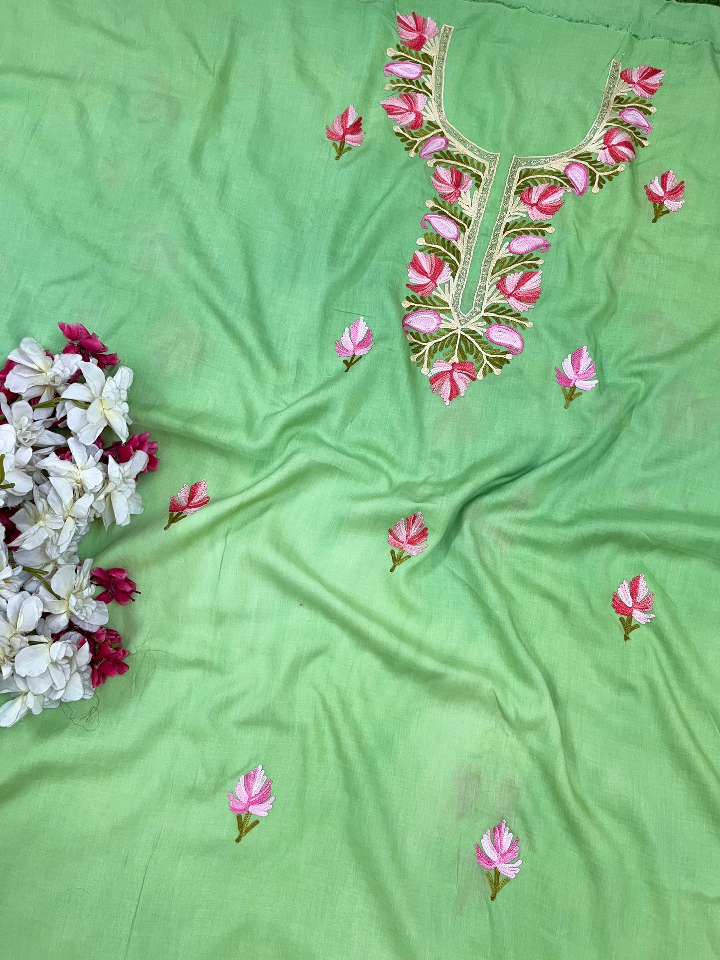 Pastel Green Muslin Cotton Jaal Sleeves Kashmiri 3pc Suit