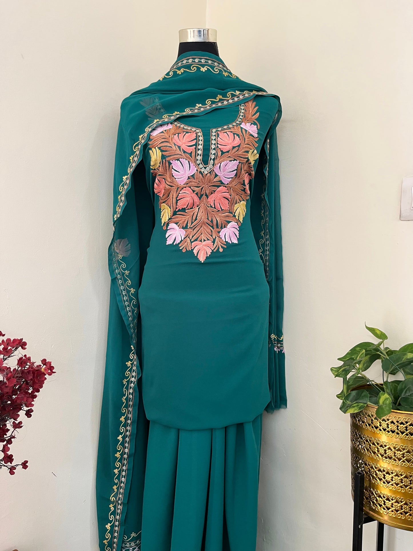 Green Georgette 3 Pc Aari Embroidered Suit Set