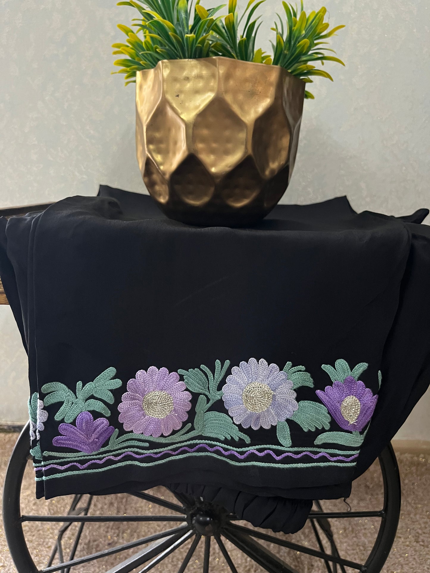 Black Stitched Crape Suit Set with dupatta (44)