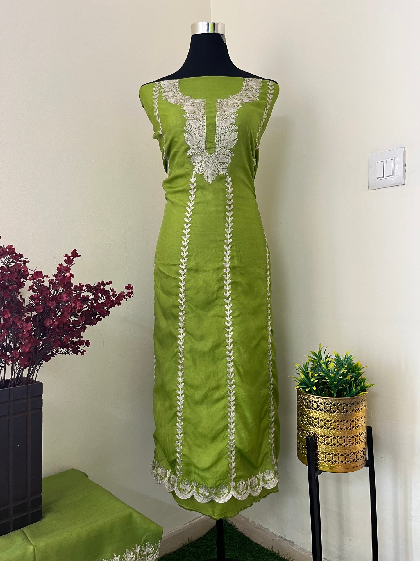 Sanam’ Lawn Green Silk Tilla Embroidered Suit material