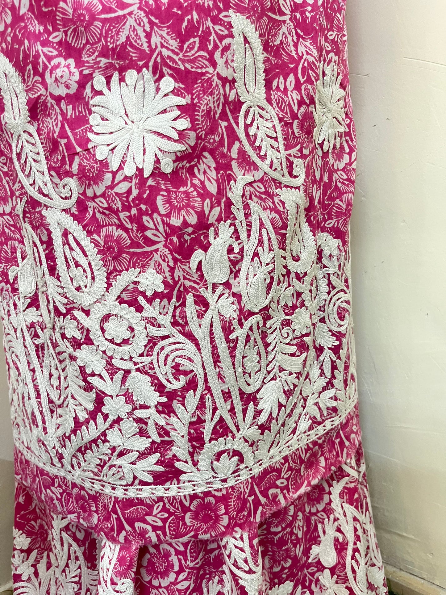 Guldasta~Cotton Kurti & Pant Aari Embroidered set