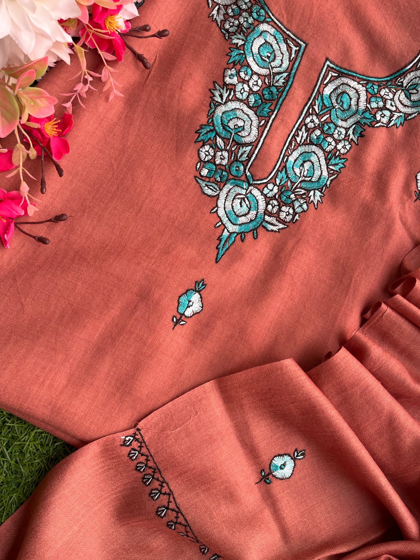 Peach Fine Wool Sozni Embroidered 3pc Suit Stole