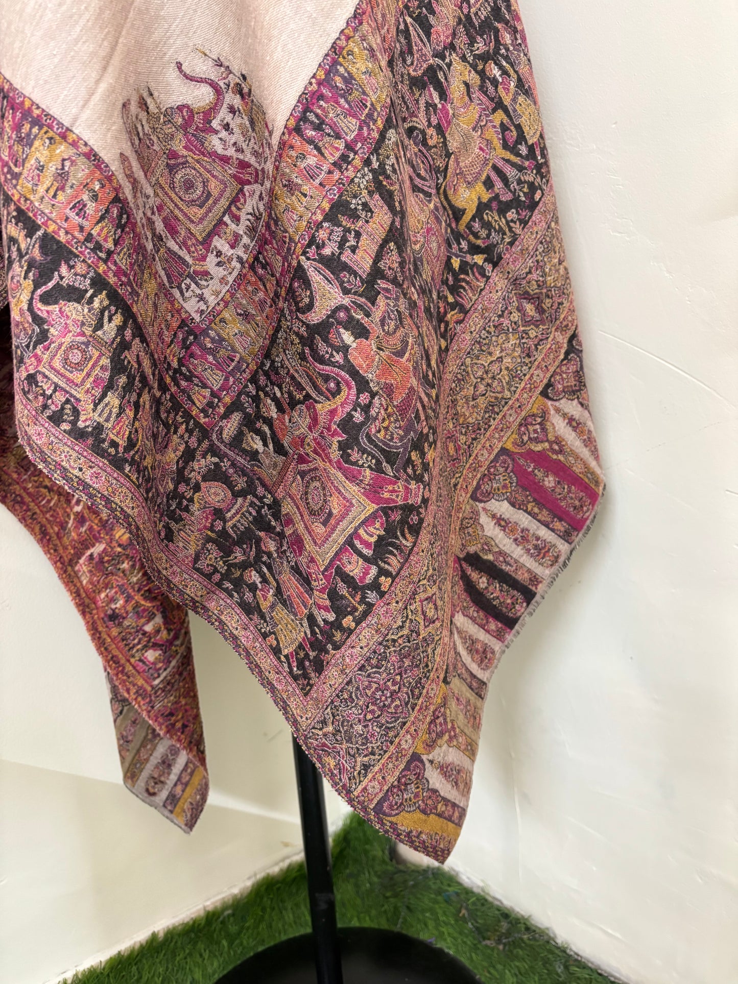 Kani Fine Semi Pashmina stole