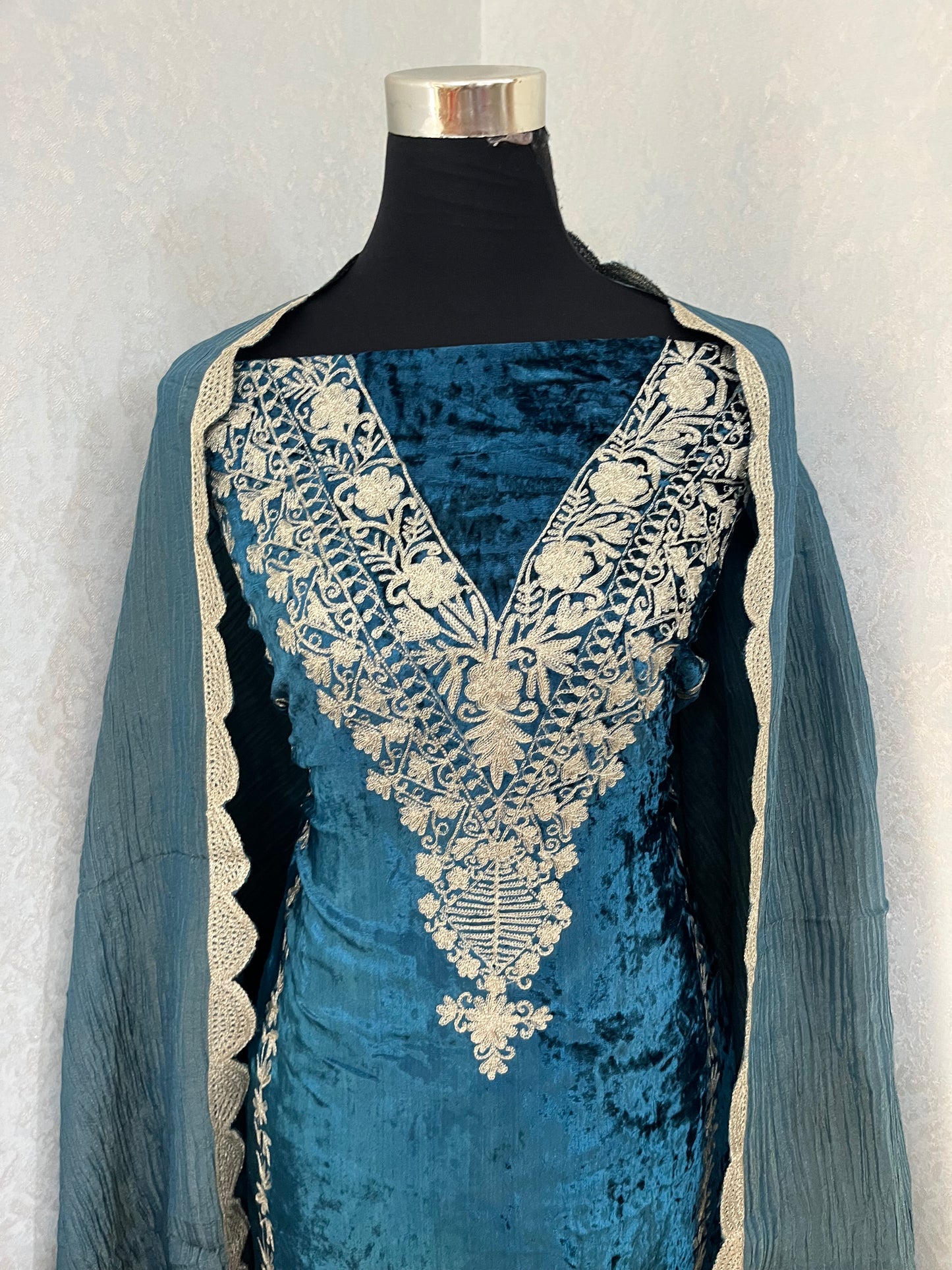 Teal Blue Tilla Pure Makhmal 3pc Suit Material