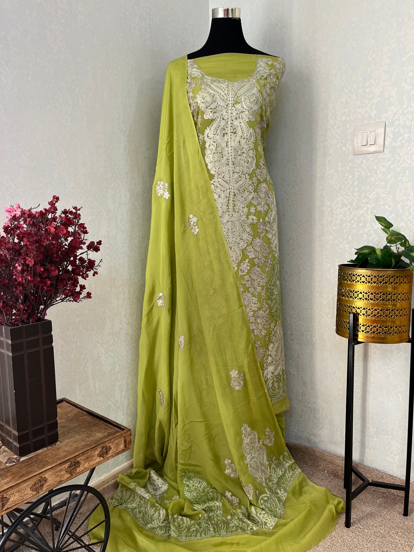 Green Pure Soft Organza 3 Pc Heavy Kashmiri Suit