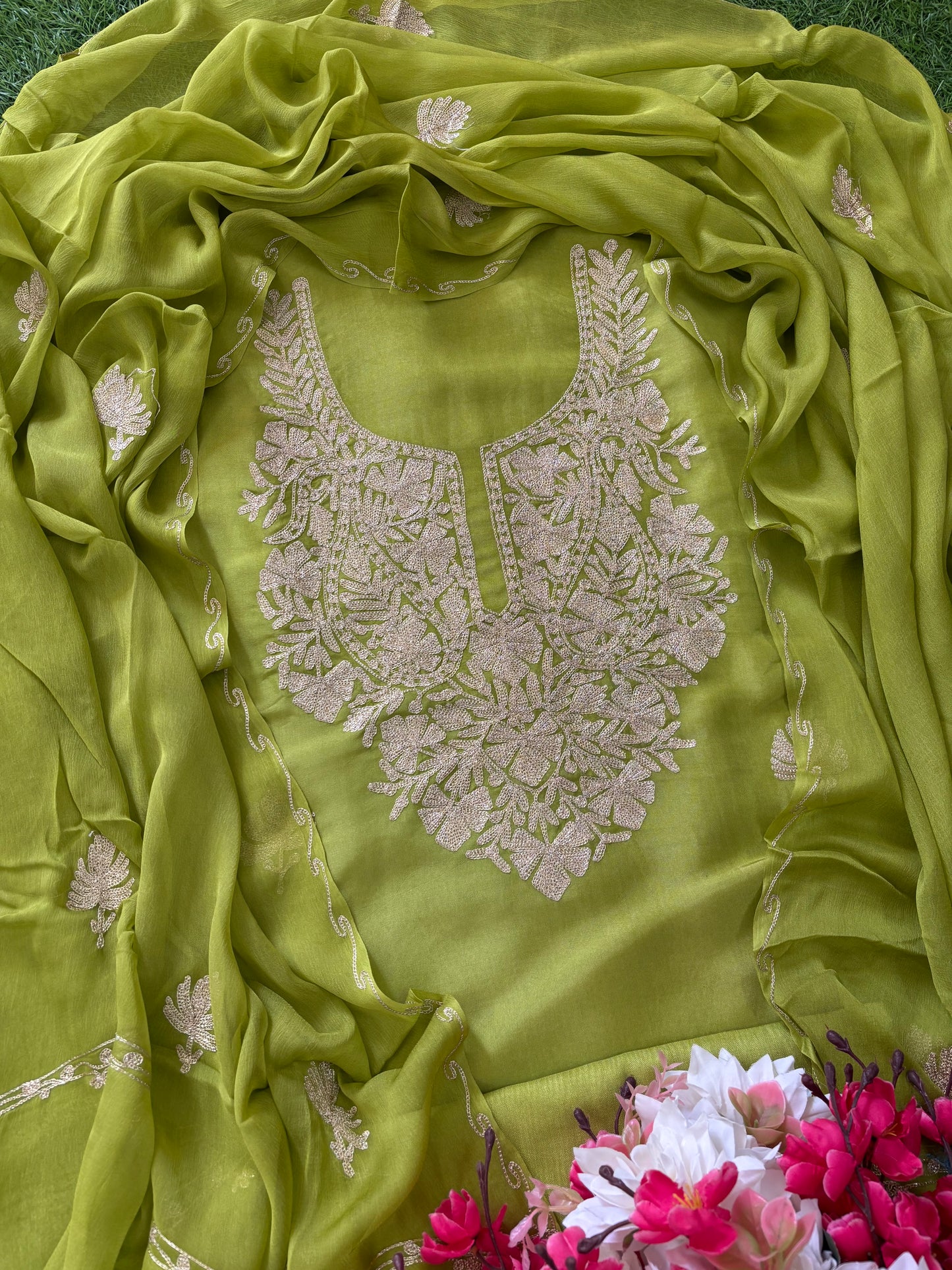 Sanam’ Lawn Green Silk Tilla Kashmiri Suit