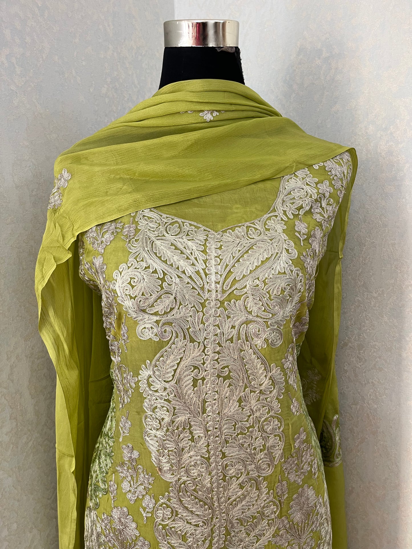 Green Pure Soft Organza 3 Pc Heavy Kashmiri Suit
