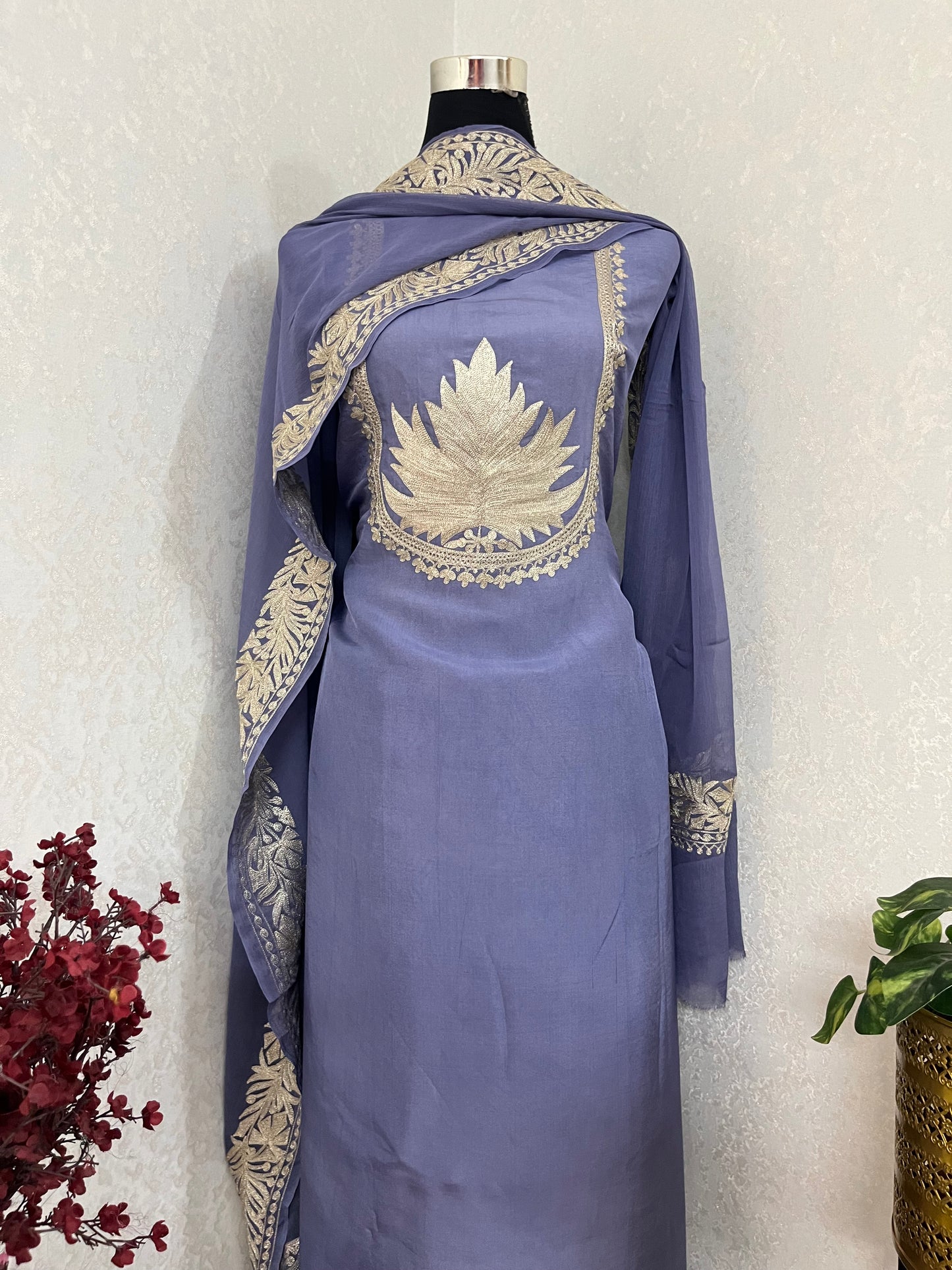 Lilac Sanam’ Tilla Kashmiri Silk Suit