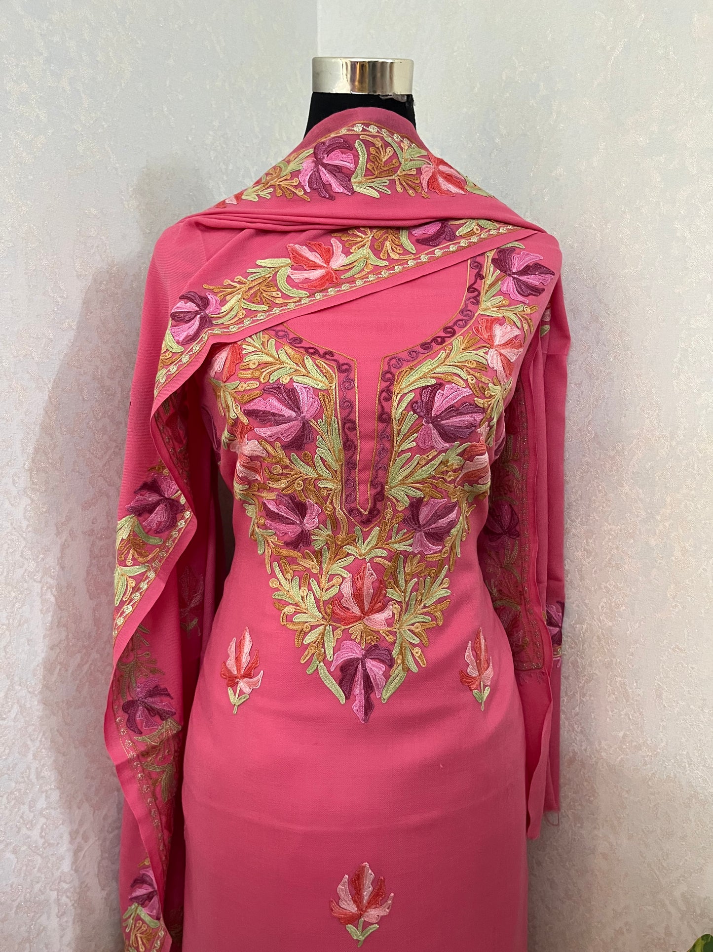 Pink Pure Wool Aari Embroidered 3pc Suit Stole