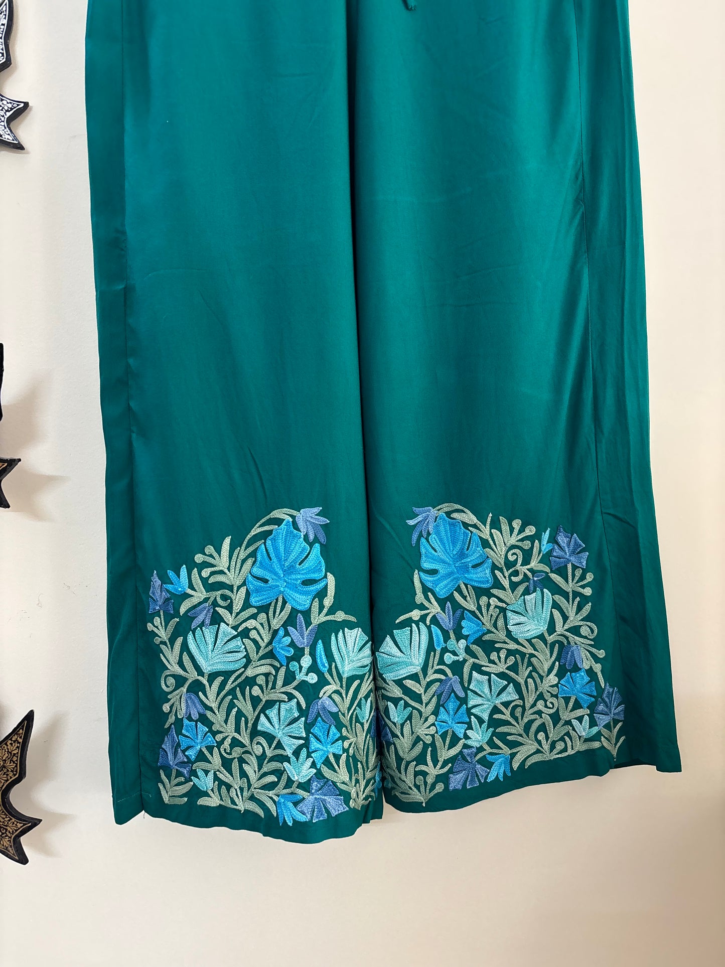 Women Green Wide Leg Aari Embroidered Palazzos ‘M’