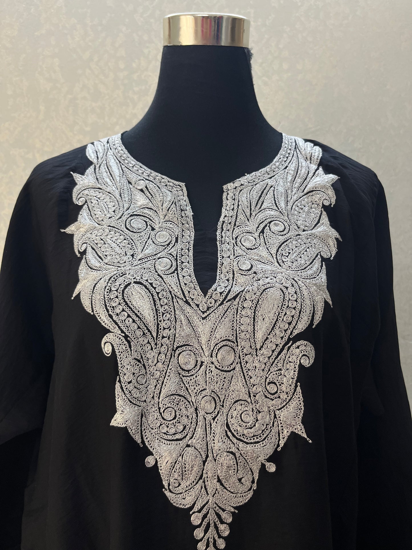 Black Cotton Kashmiri Pheran Set (46)