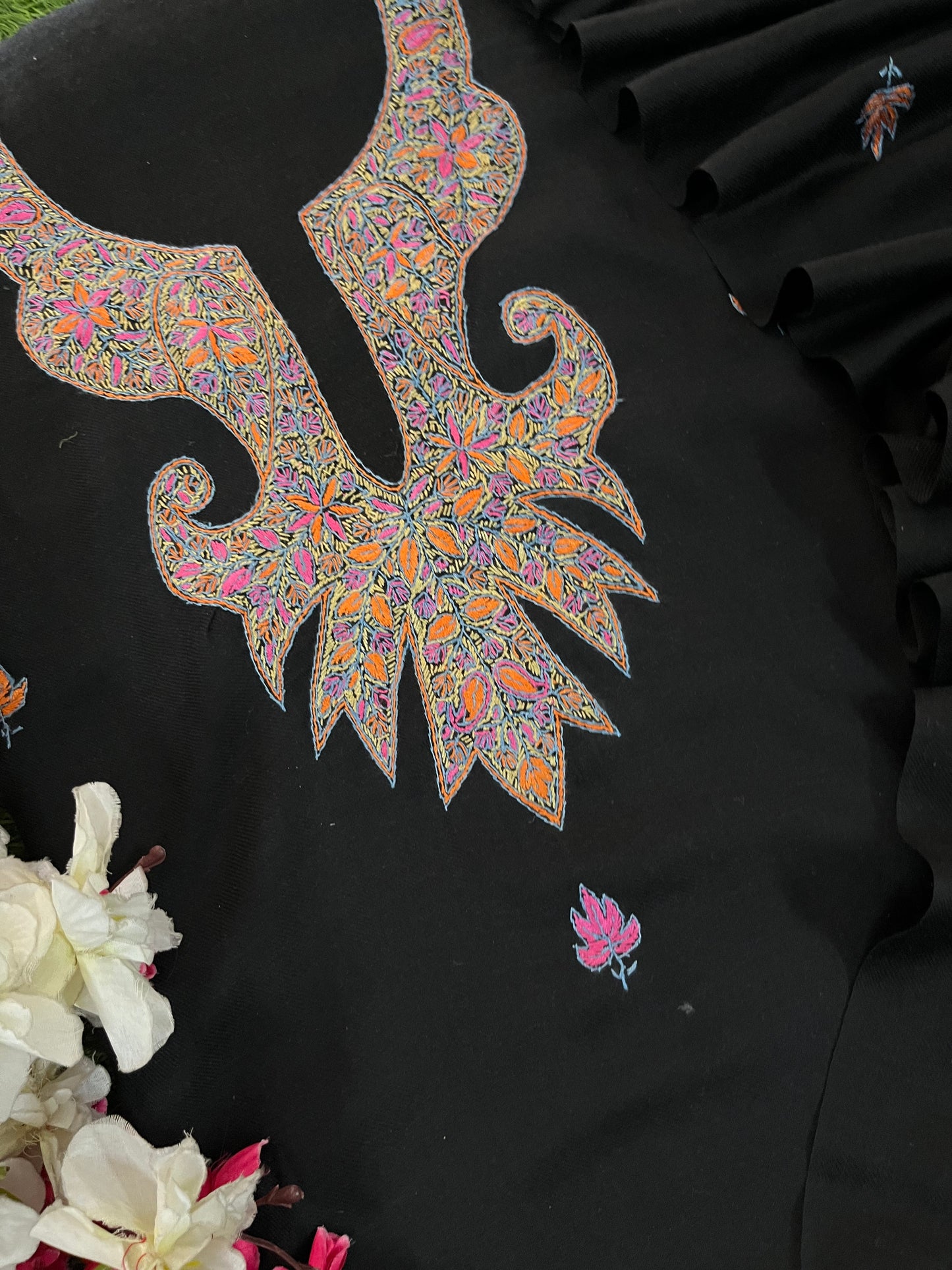 Black Fine Wool Sozni Embroidered 3pc Suit Stole