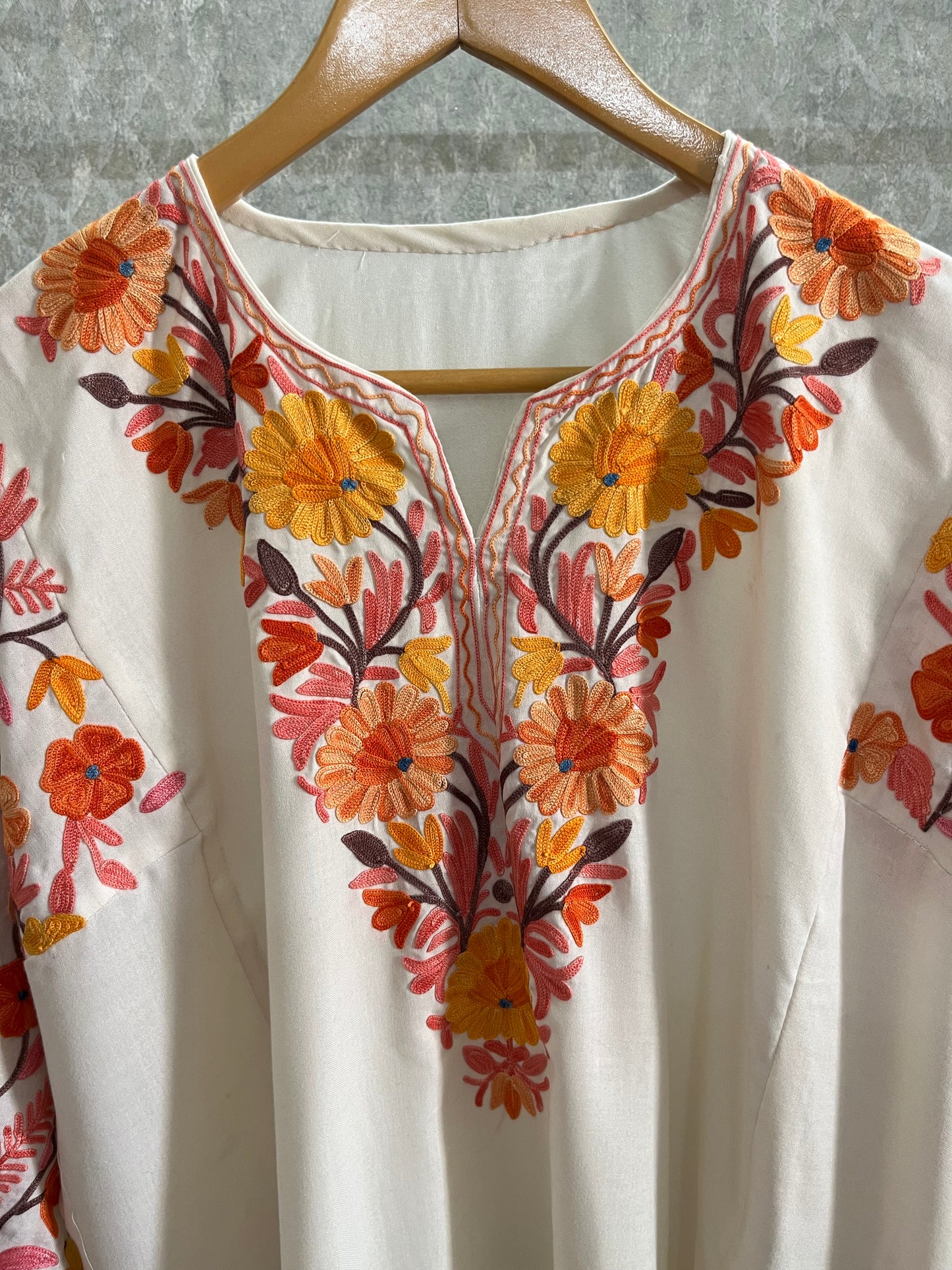 Off White Cotton Arm Jaal Pheran Set