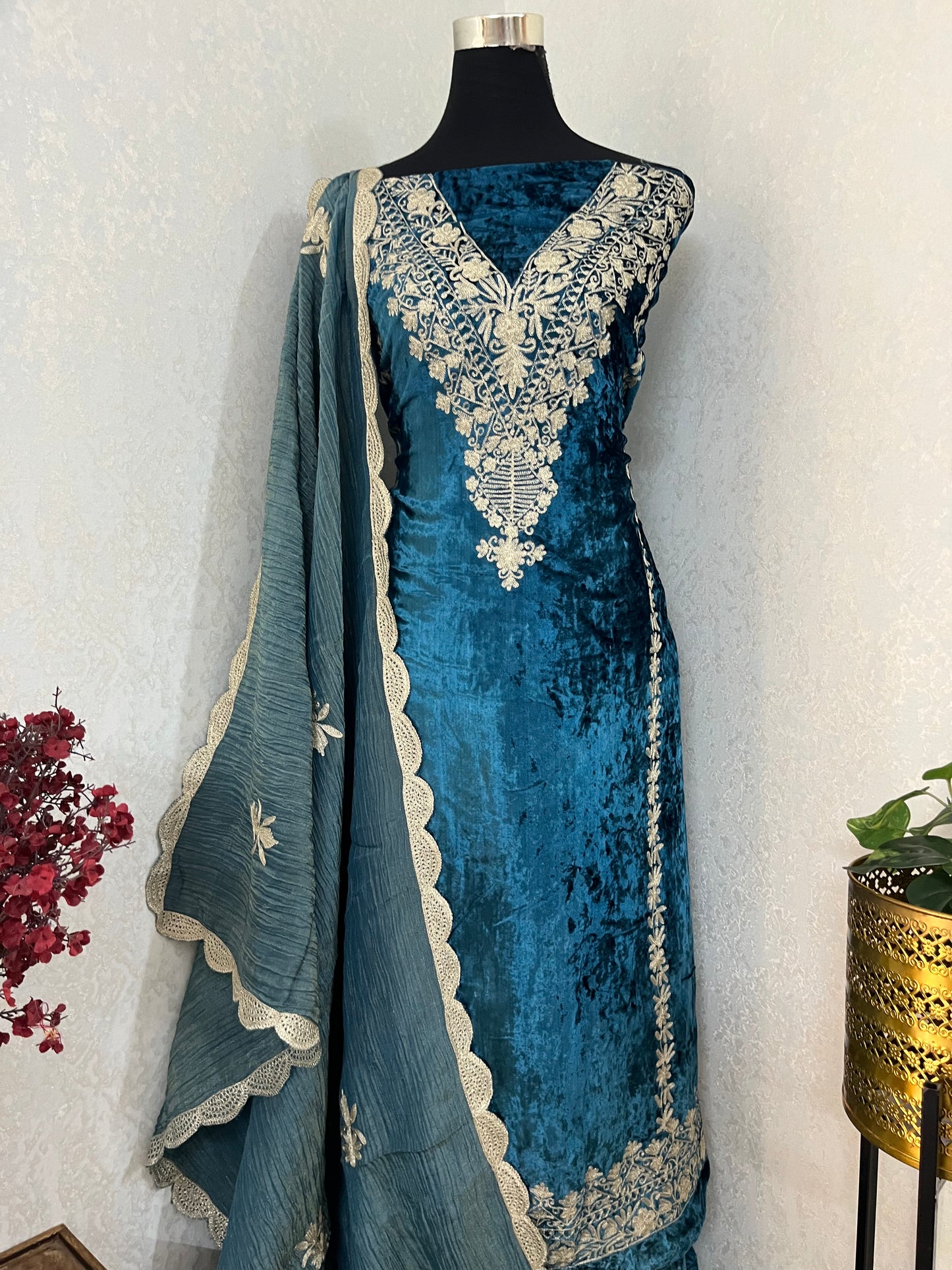 Teal Blue Tilla Pure Makhmal 3pc Suit Material