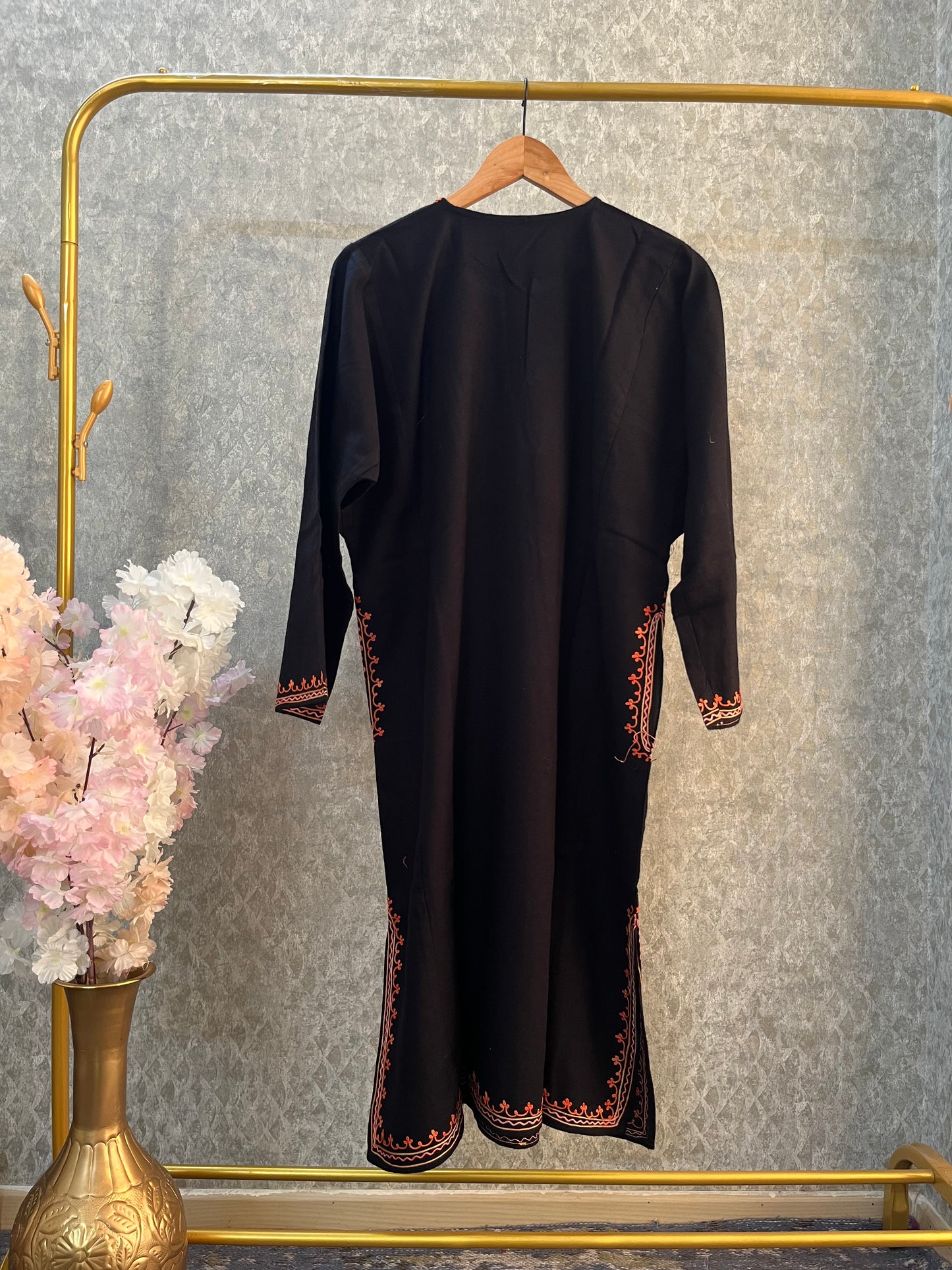 Black Aari Embroidered Wool Pheran