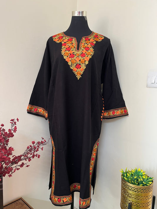 Black Aari Embroidered Wool Pheran