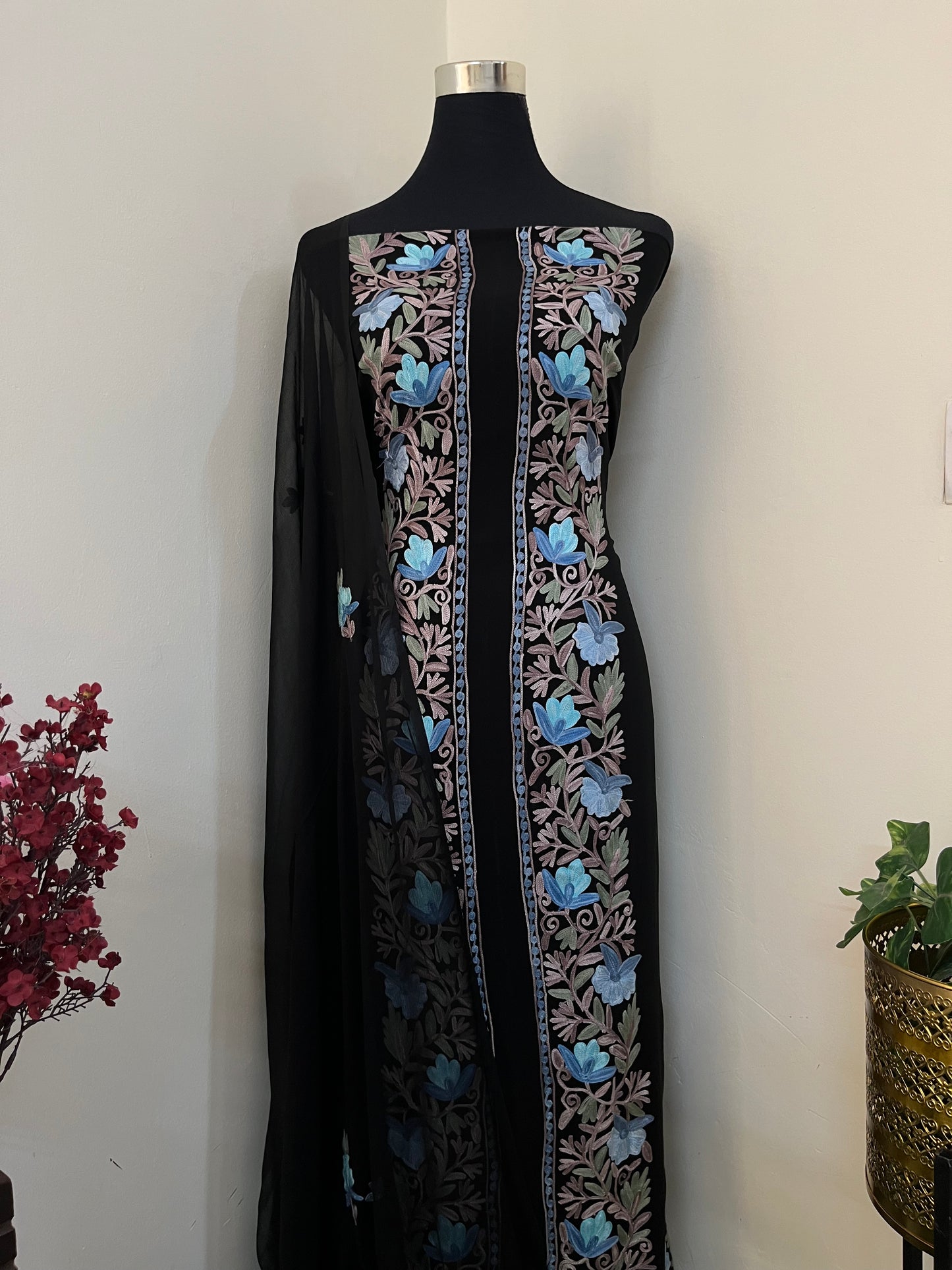 Kalaa’ Black Achkan Kashmiri Suit