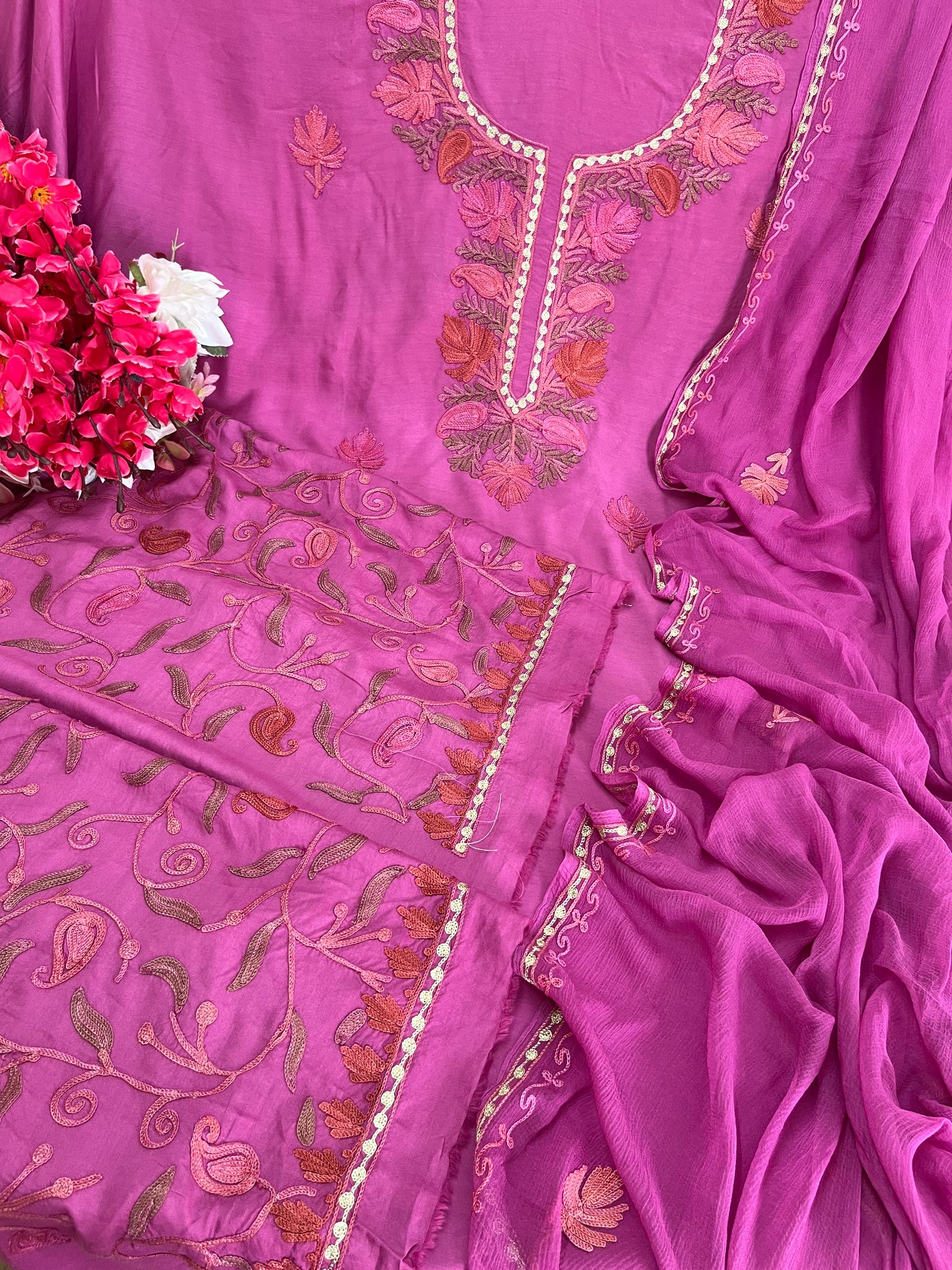Dull Pink Muslin Cotton Jaal Sleeves Kashmiri 3pc Suit