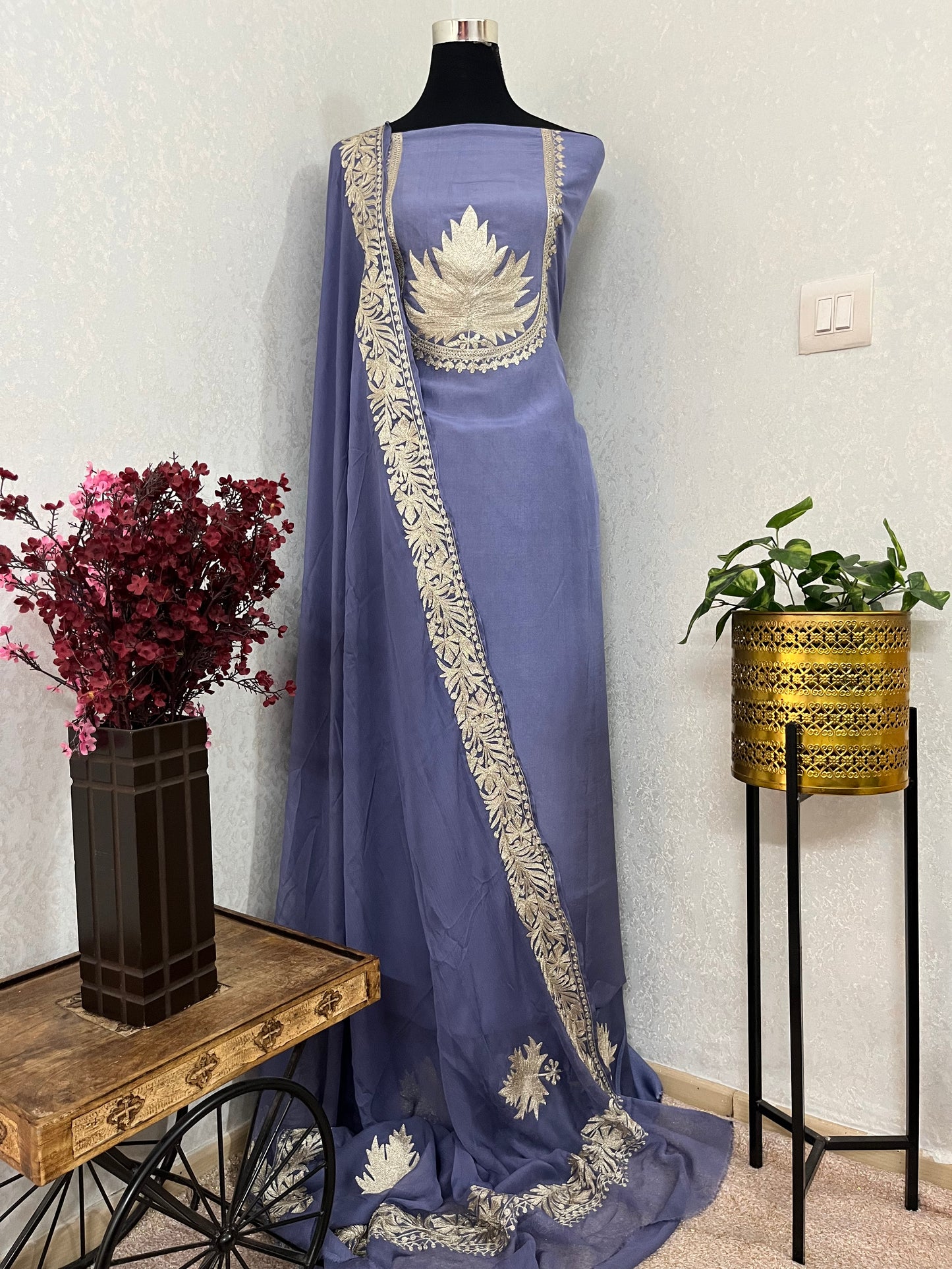 Lilac Sanam’ Tilla Kashmiri Silk Suit