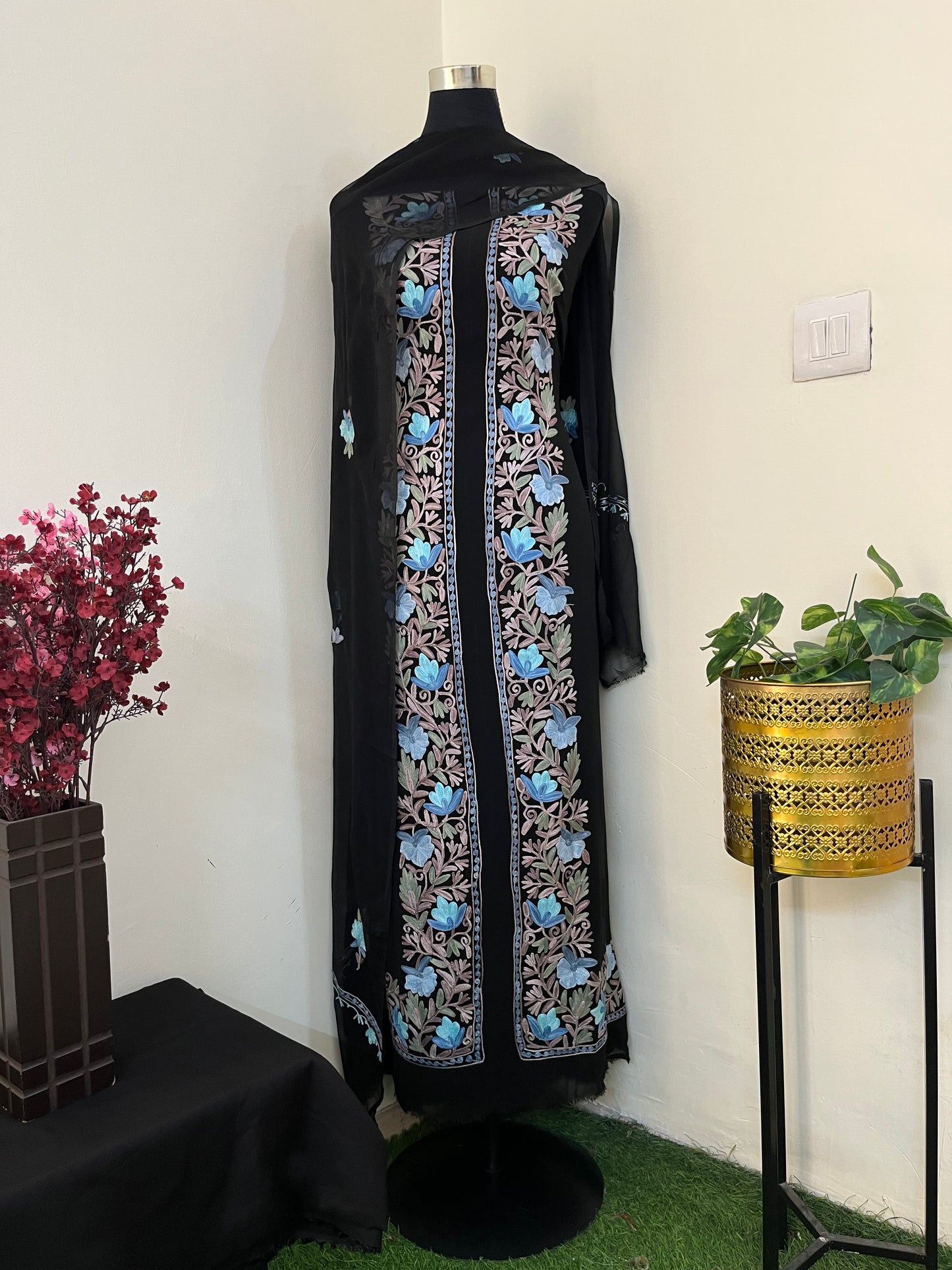 Kalaa’ Black Achkan Kashmiri Suit