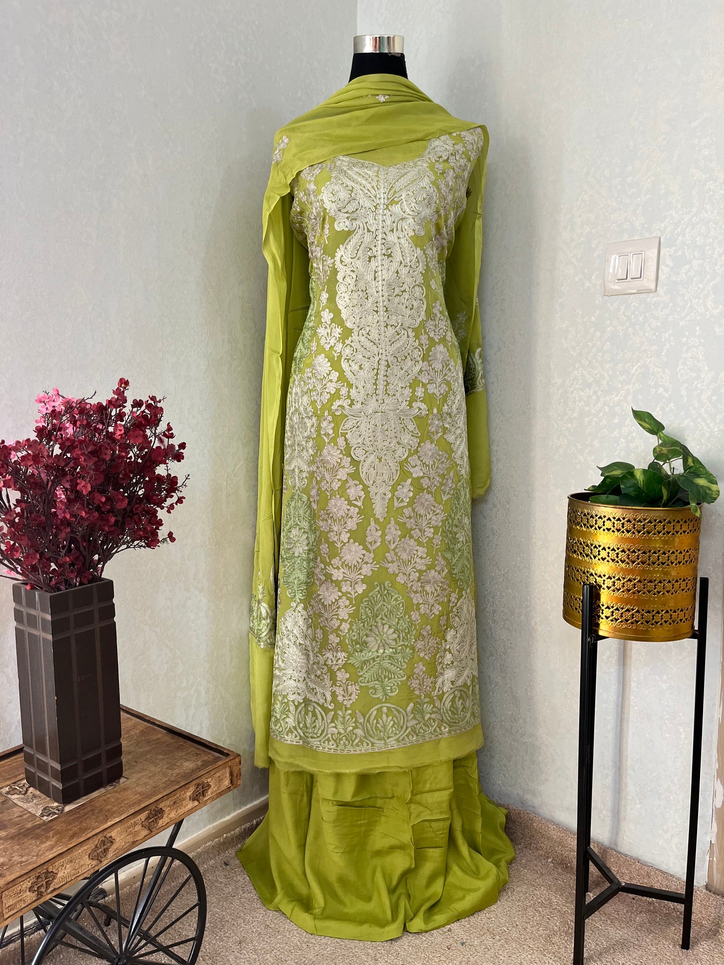 Green Pure Soft Organza 3 Pc Heavy Kashmiri Suit