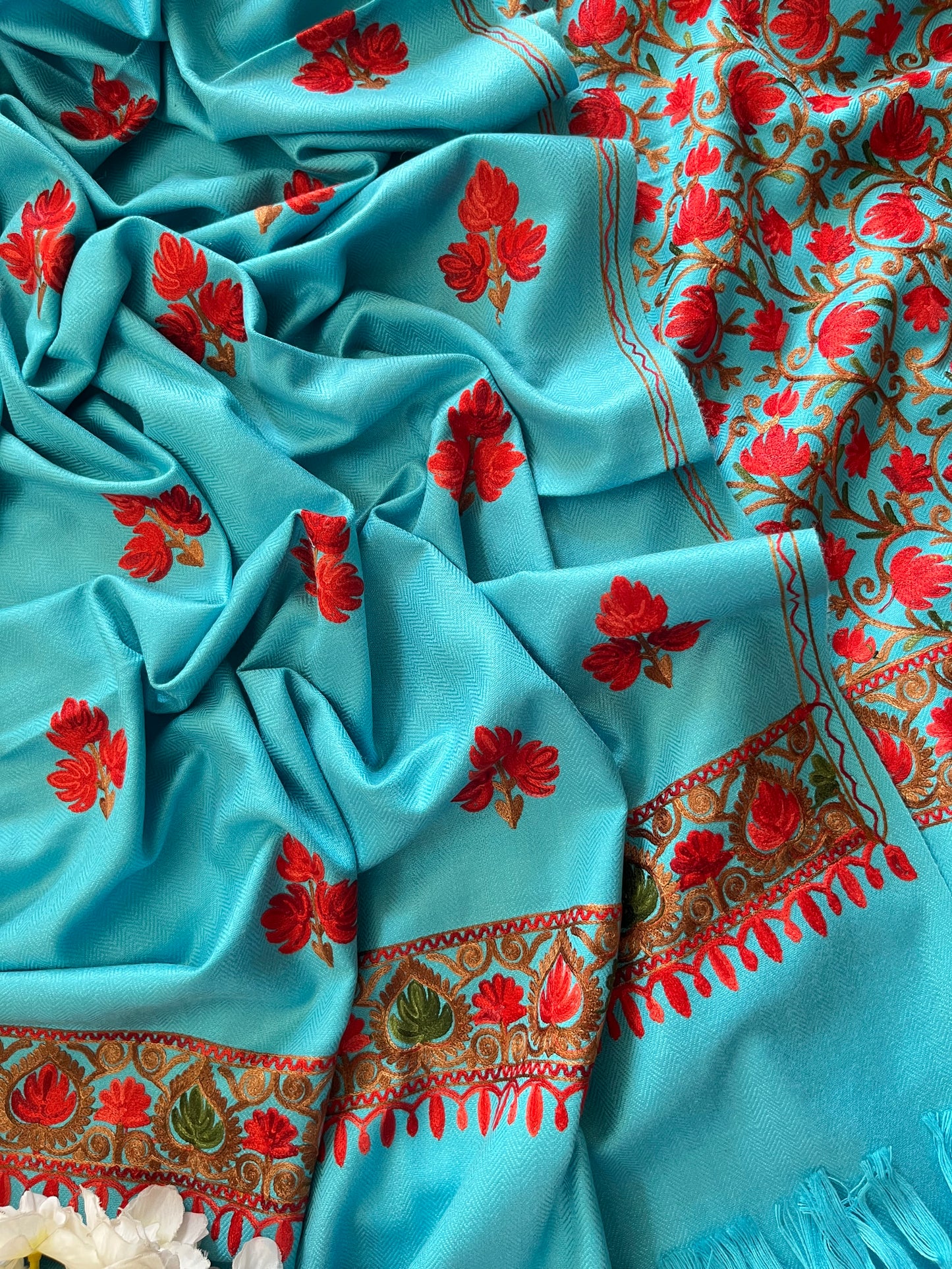 Aqua Blue Chinar Woollen Aari Embroidered 3pc Suit Stole