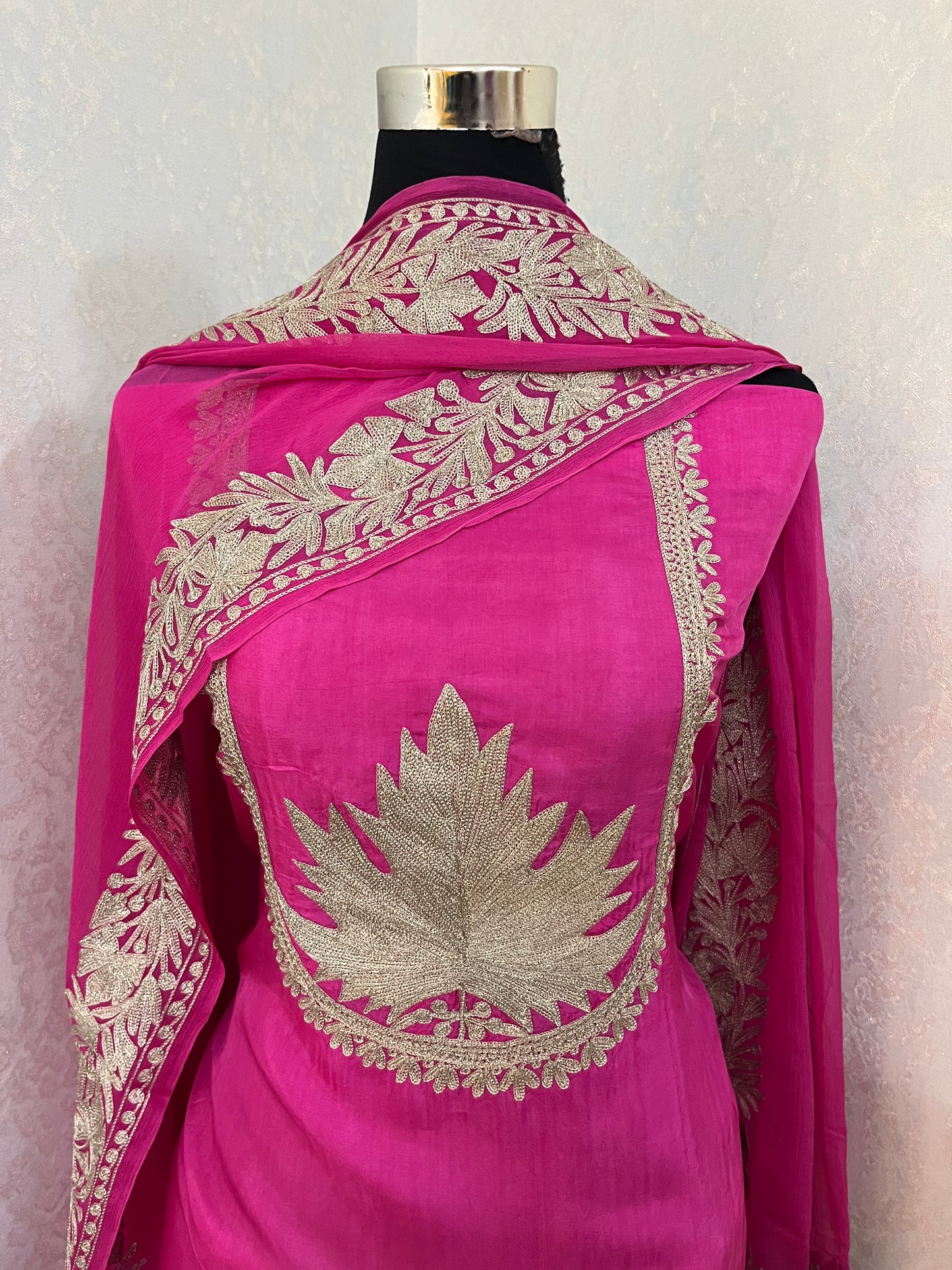 Fuchsia Sanam’ Tilla Kashmiri Silk Suit
