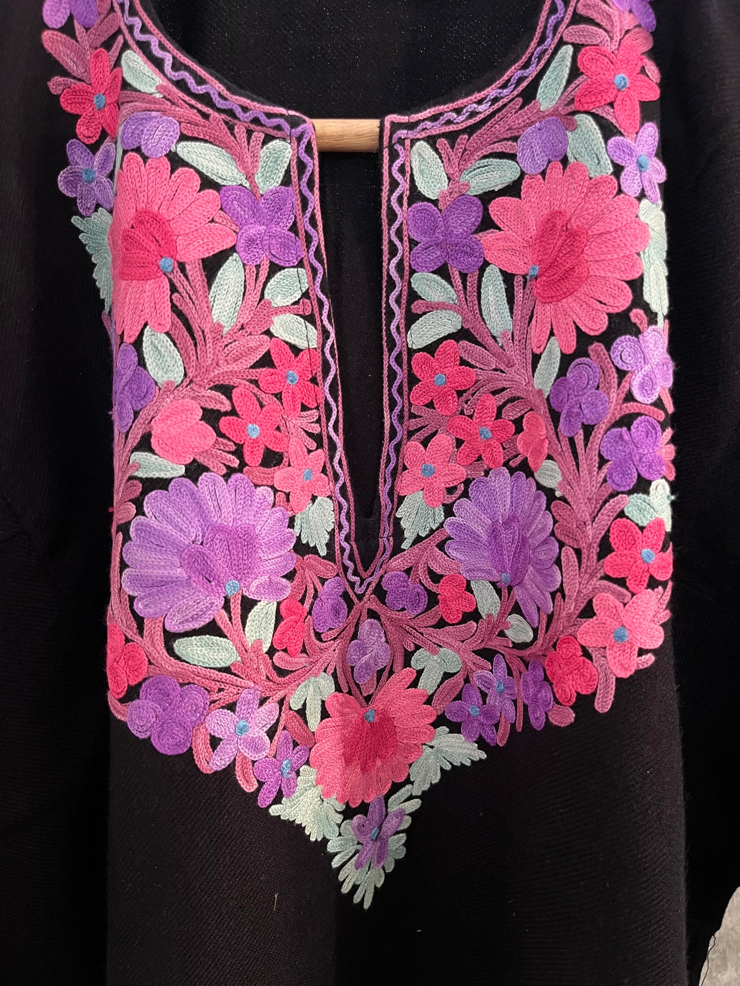 Black Aari Embroidered Wool Pheran