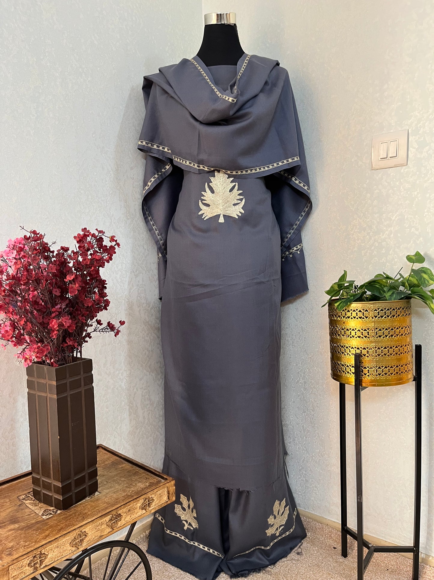 English Grey Tilla Kashmiri Woollen Suit
