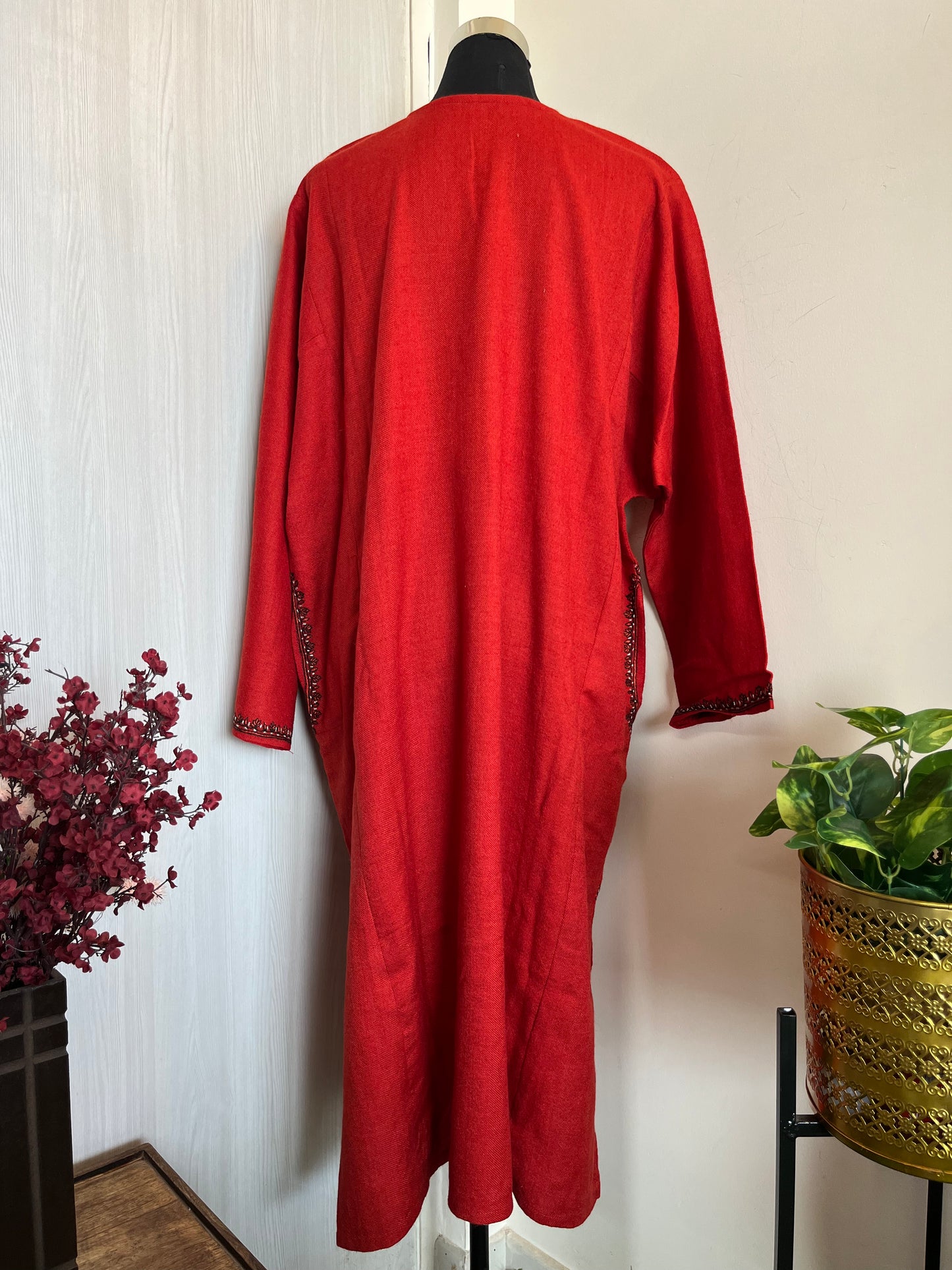 Red Sozni Hand Embroidered Pure Wool Pheran