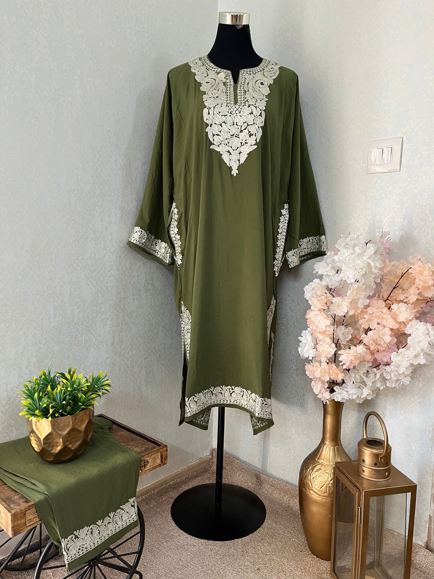 Army Green Cotton Kashmiri Pheran Set (46)